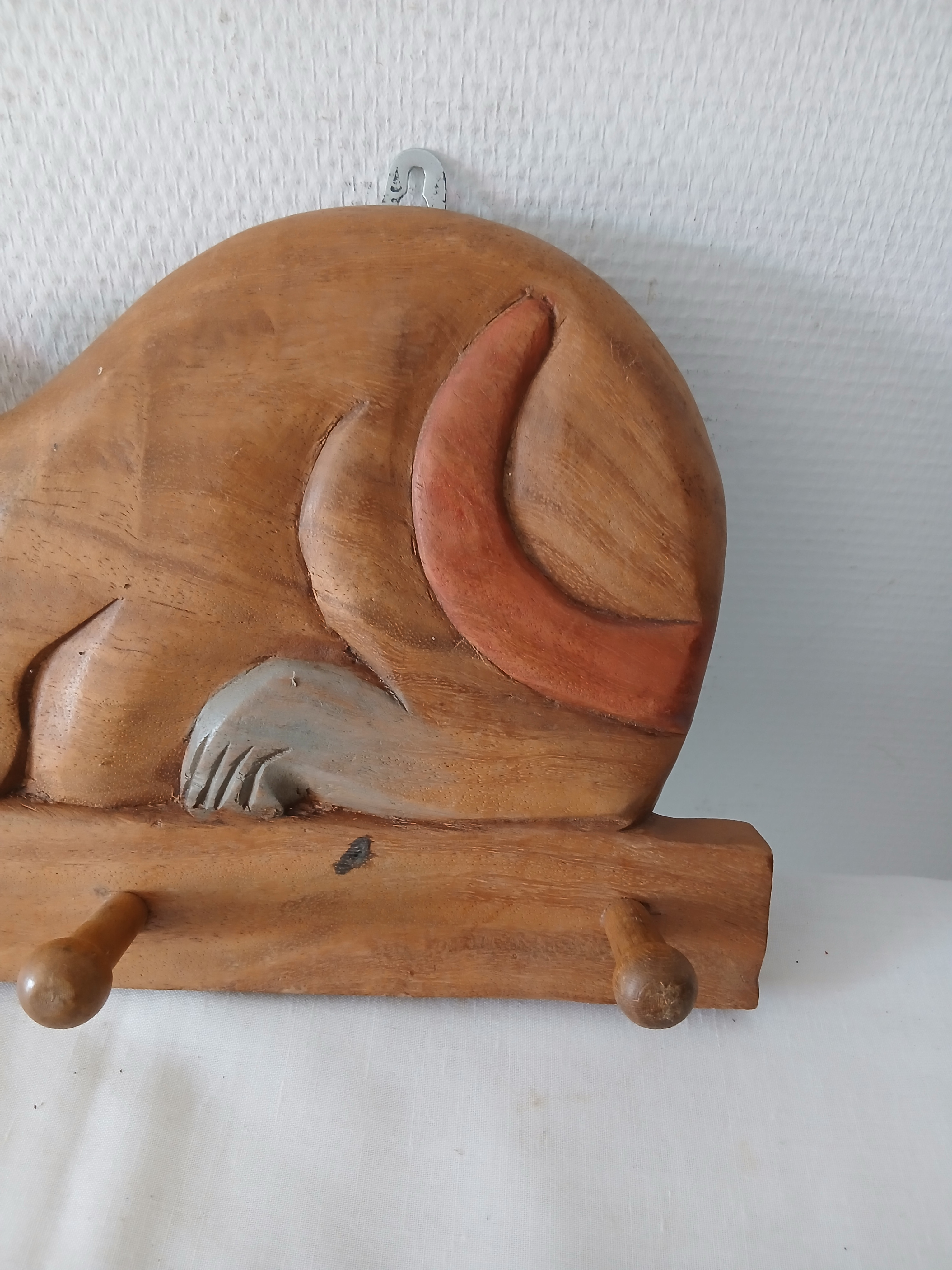 Voir photo 4 de Porte manteau en bois représentant un chat allongé. Porte manteau en bois représentant un chat allongé. Très bon état reconditionné photo 4
