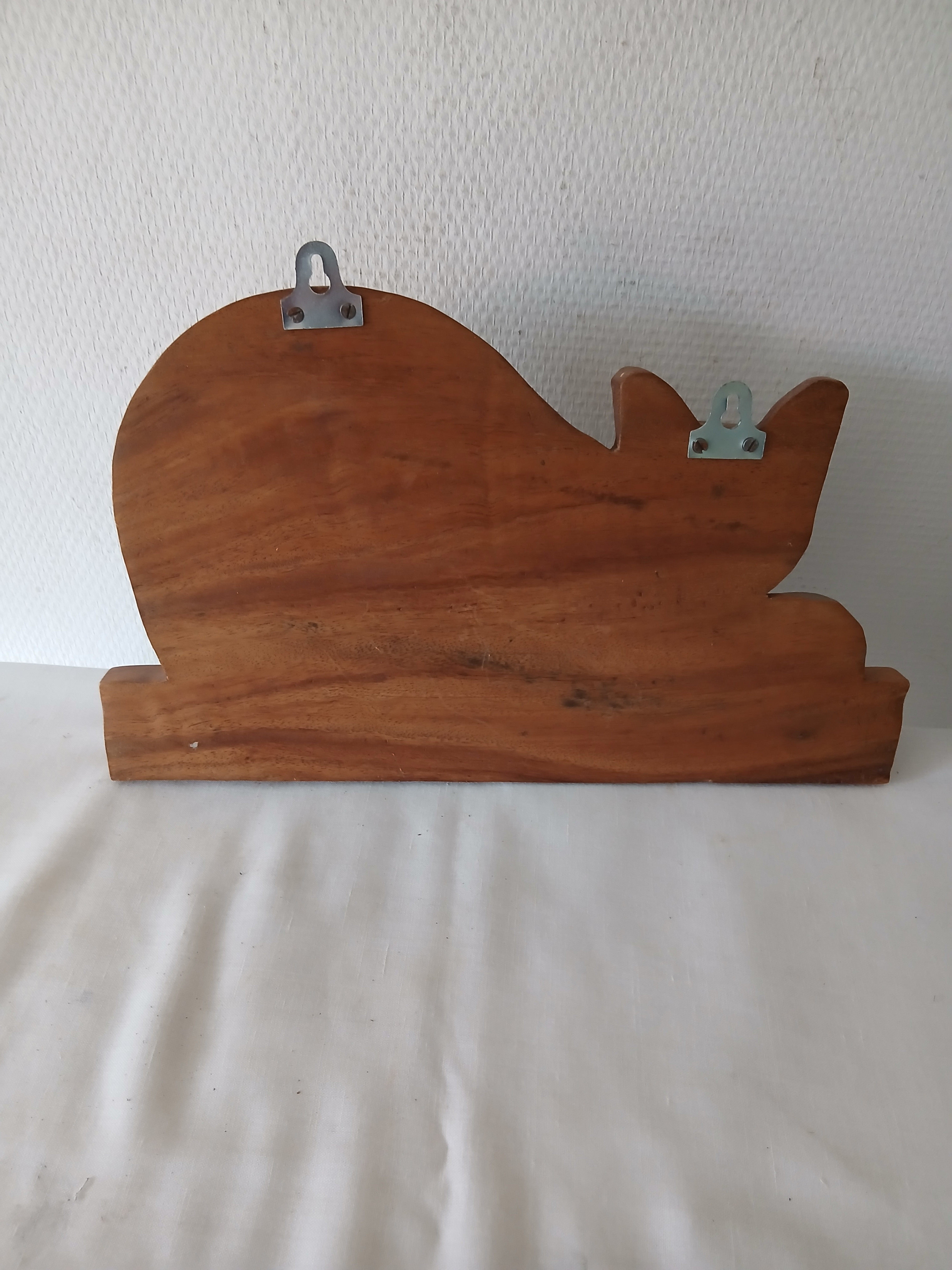 Voir photo 5 de Porte manteau en bois représentant un chat allongé. Porte manteau en bois représentant un chat allongé. Très bon état reconditionné photo 5