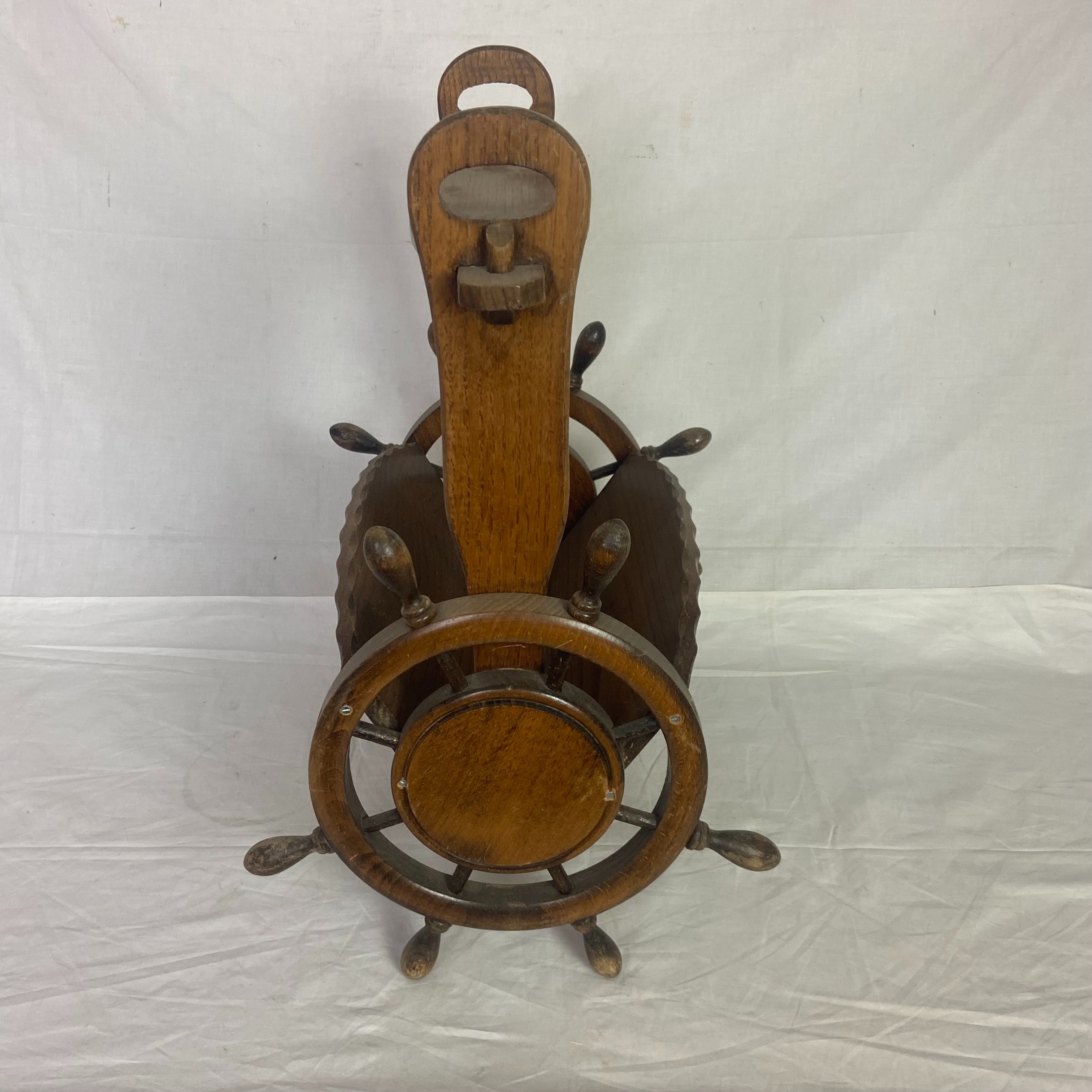 Voir photo 6 de Porte Revue En Bois Teinté vintage type marine Porte Revue En Bois Teinté vintage type marine État correct reconditionné photo 6