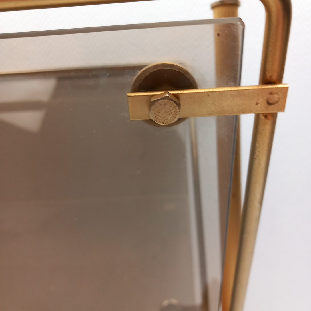 Voir photo 10 de Porte Revue Vintage en Bronze et Verre Fumée Porte Revue Vintage en Bronze et Verre Fumée Bon état reconditionné photo 10