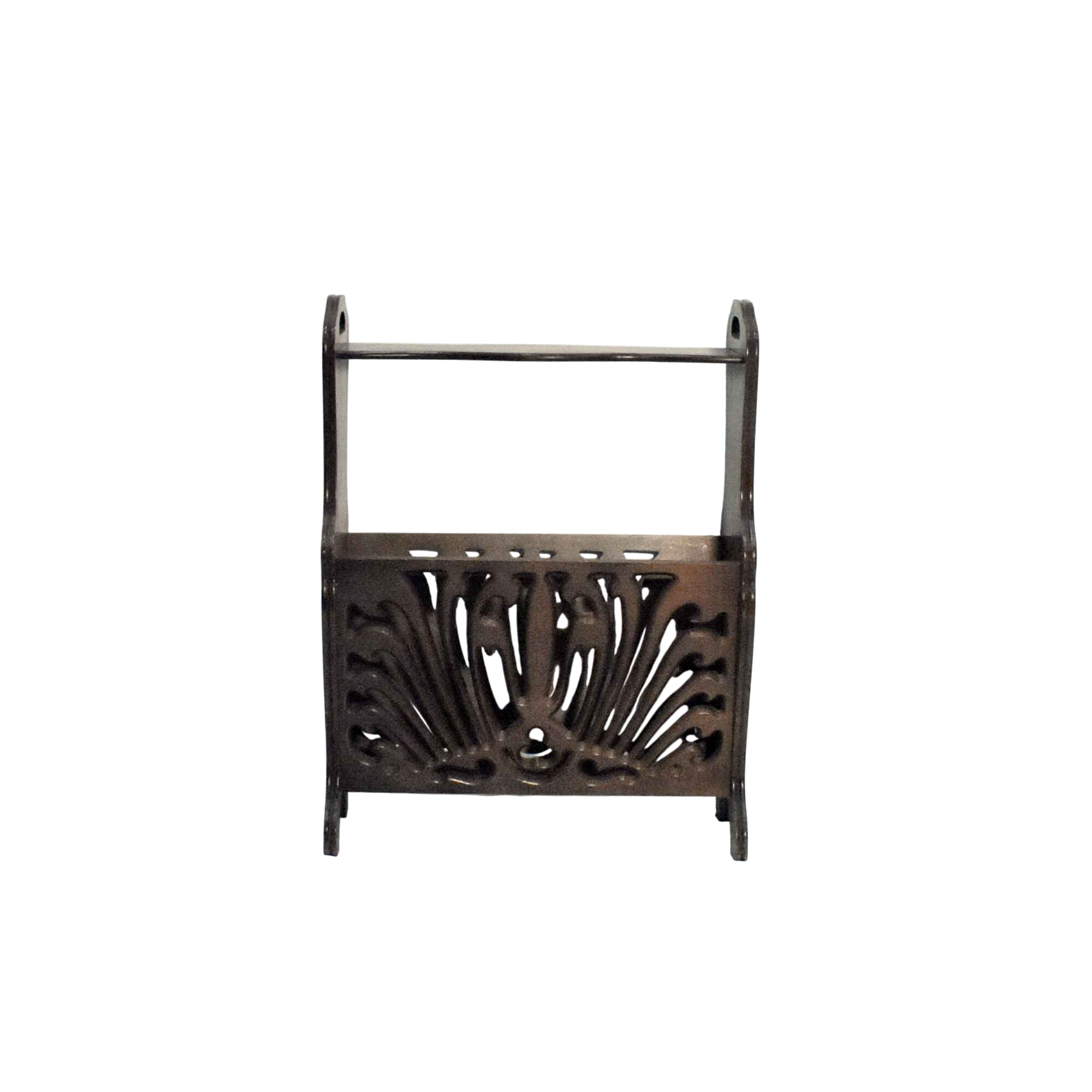Porte-Revues Polyvalent - Bois Sculpté Teinté & Ajouré - 39,00 € Porte-Revues Polyvalent - Bois Sculpté Teinté & Ajouré reconditionné disponible sur Label Emmaüs
