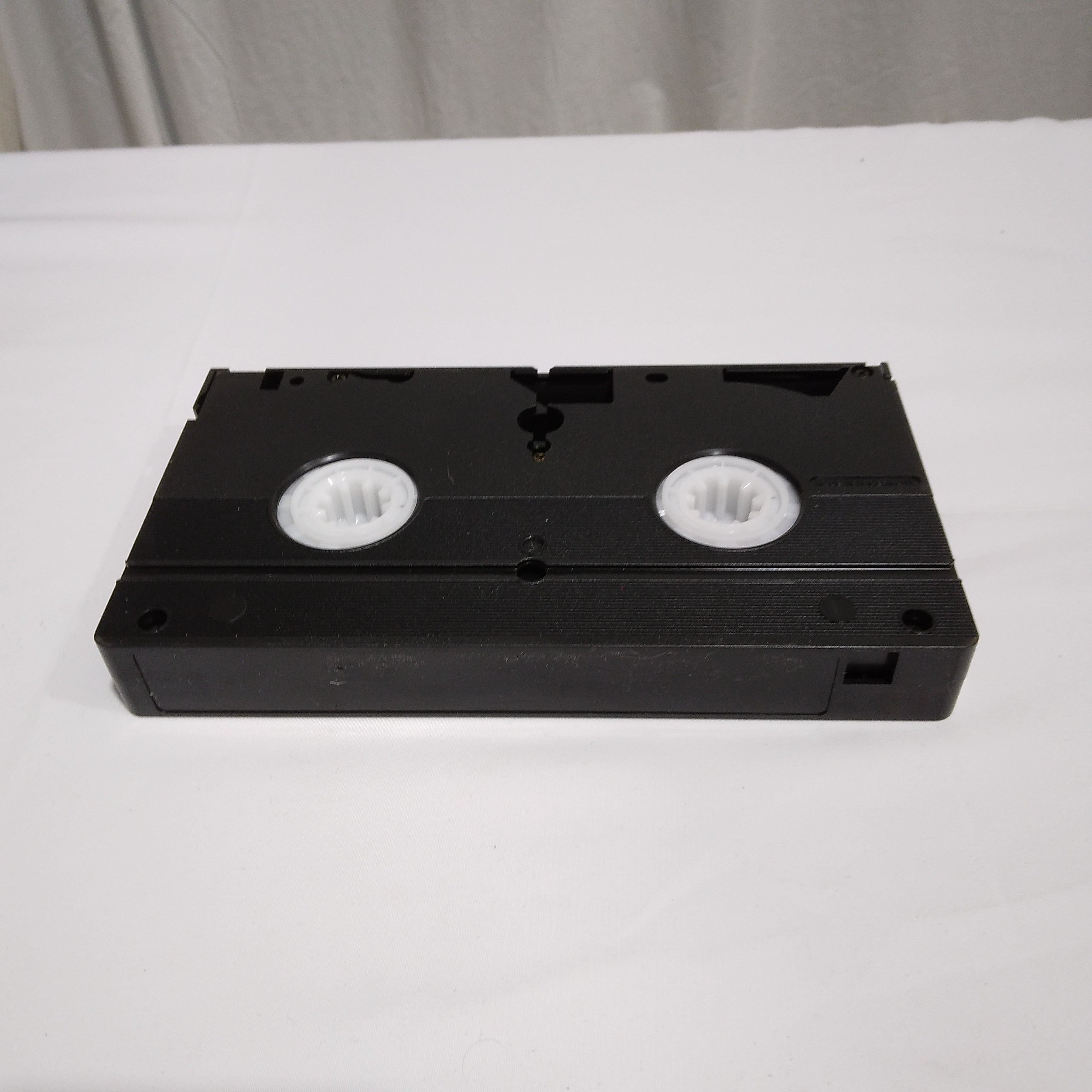 Voir photo 11 de Porte VHS en forme de bobine de film. Porte VHS en forme de bobine de film. état correct reconditionné photo 11