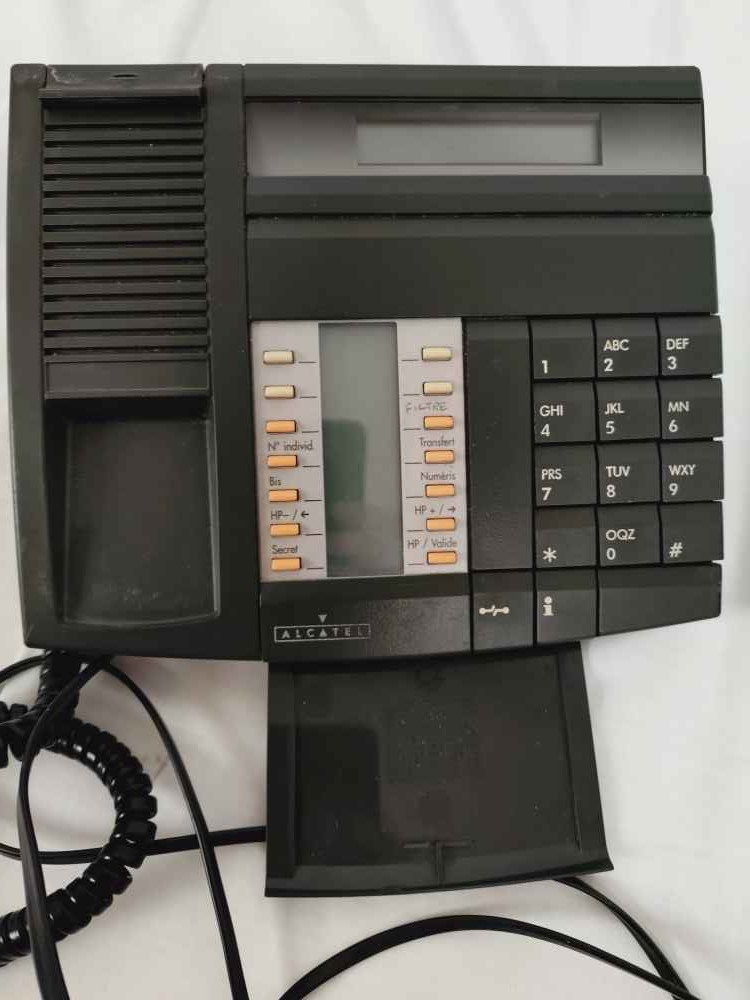 Voir photo 3 de Poste Alcatel 4034, non reconditionné, vintage. Poste Alcatel 4034, non reconditionné, vintage. Bon état reconditionné photo 3