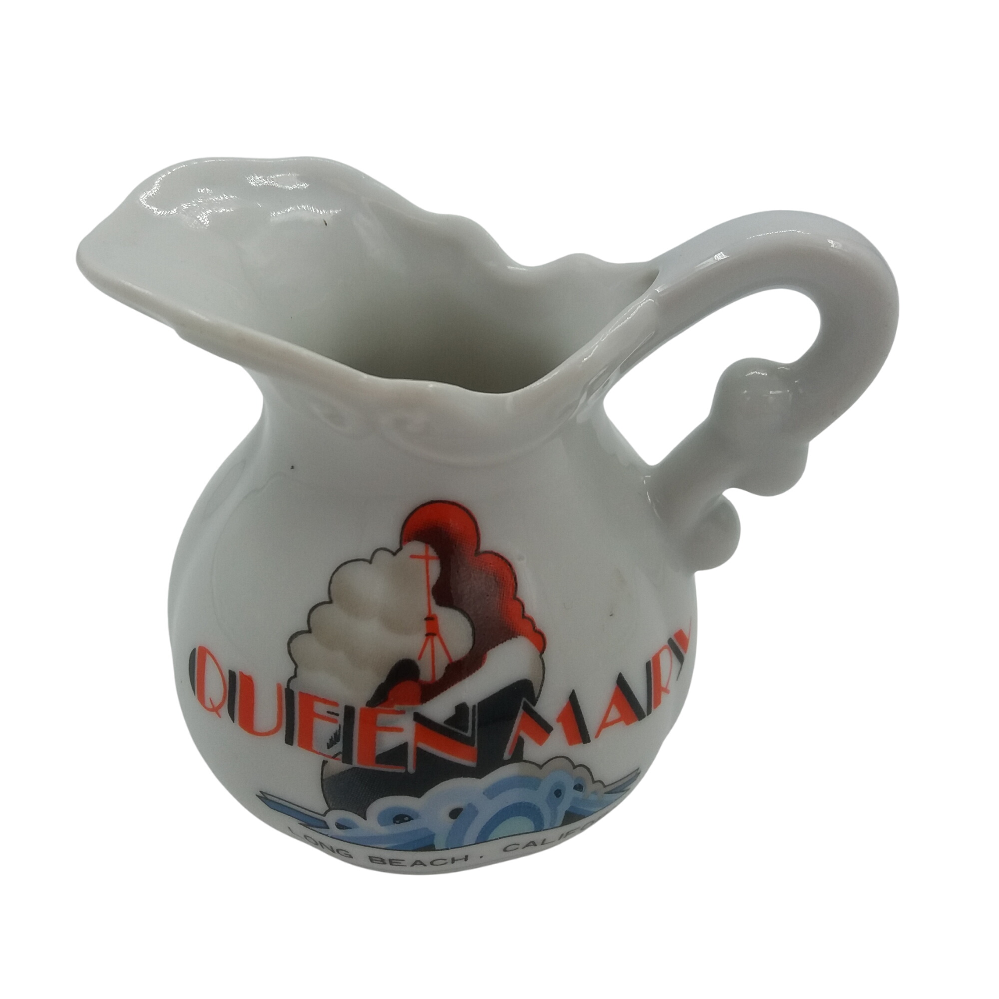 Pot à crème en porcelaine. Décor bateau Queen Mary sur fond blanc. Très bon état - 12,00 € Pot à crème en porcelaine. Décor bateau Queen Mary sur fond blanc. Très bon état reconditionné disponible sur Label Emmaüs