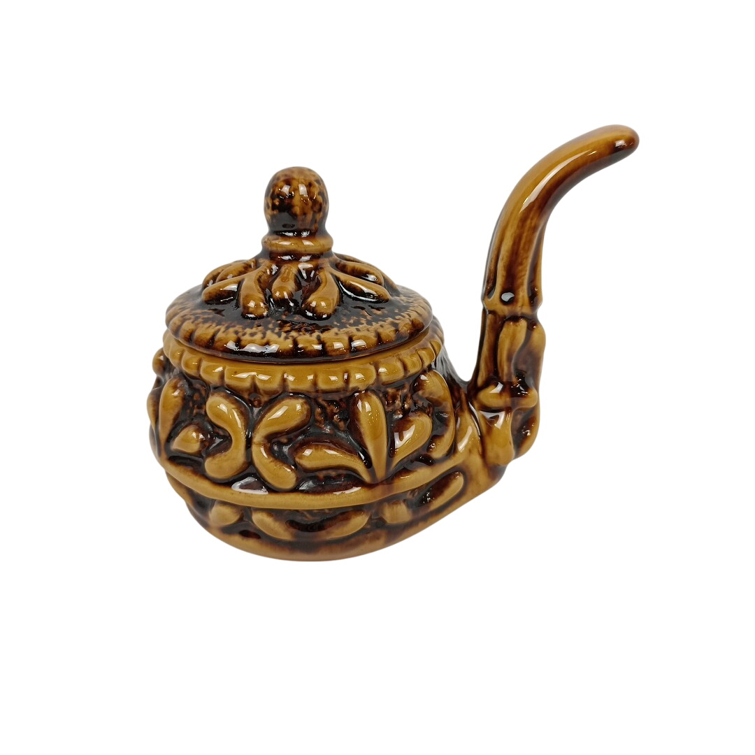 Pot à tabac ancien en forme de pipe Bon état - 12,00 € Pot à tabac ancien en forme de pipe Bon état reconditionné disponible sur Label Emmaüs