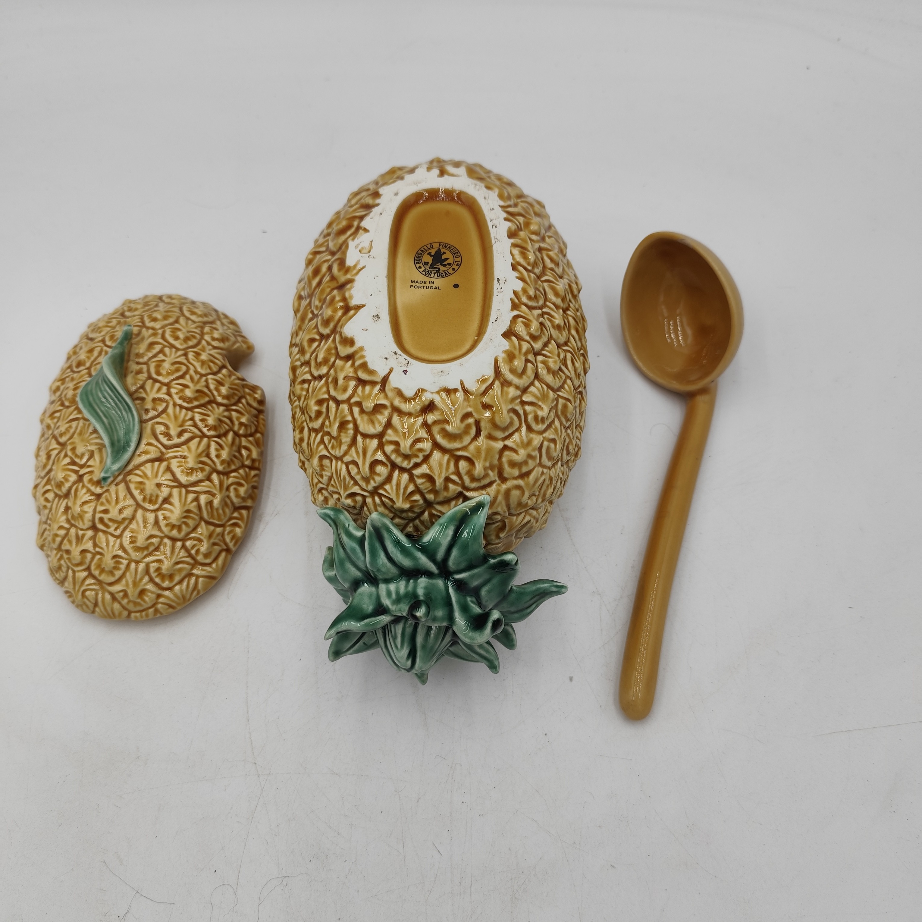 Voir photo 3 de Pot Ananas Bordallo Pinheiro - Made In Portugal Pot Ananas Bordallo Pinheiro - Made In Portugal Bon état reconditionné photo 3