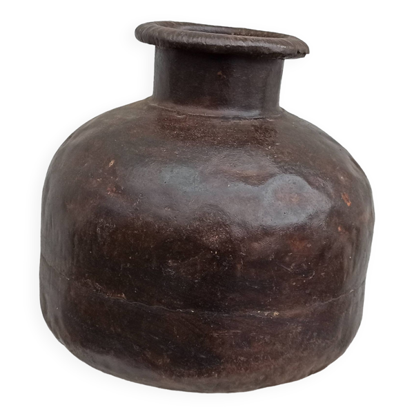 Pot ancien en métal Bon état reconditionné (offre indisponible)