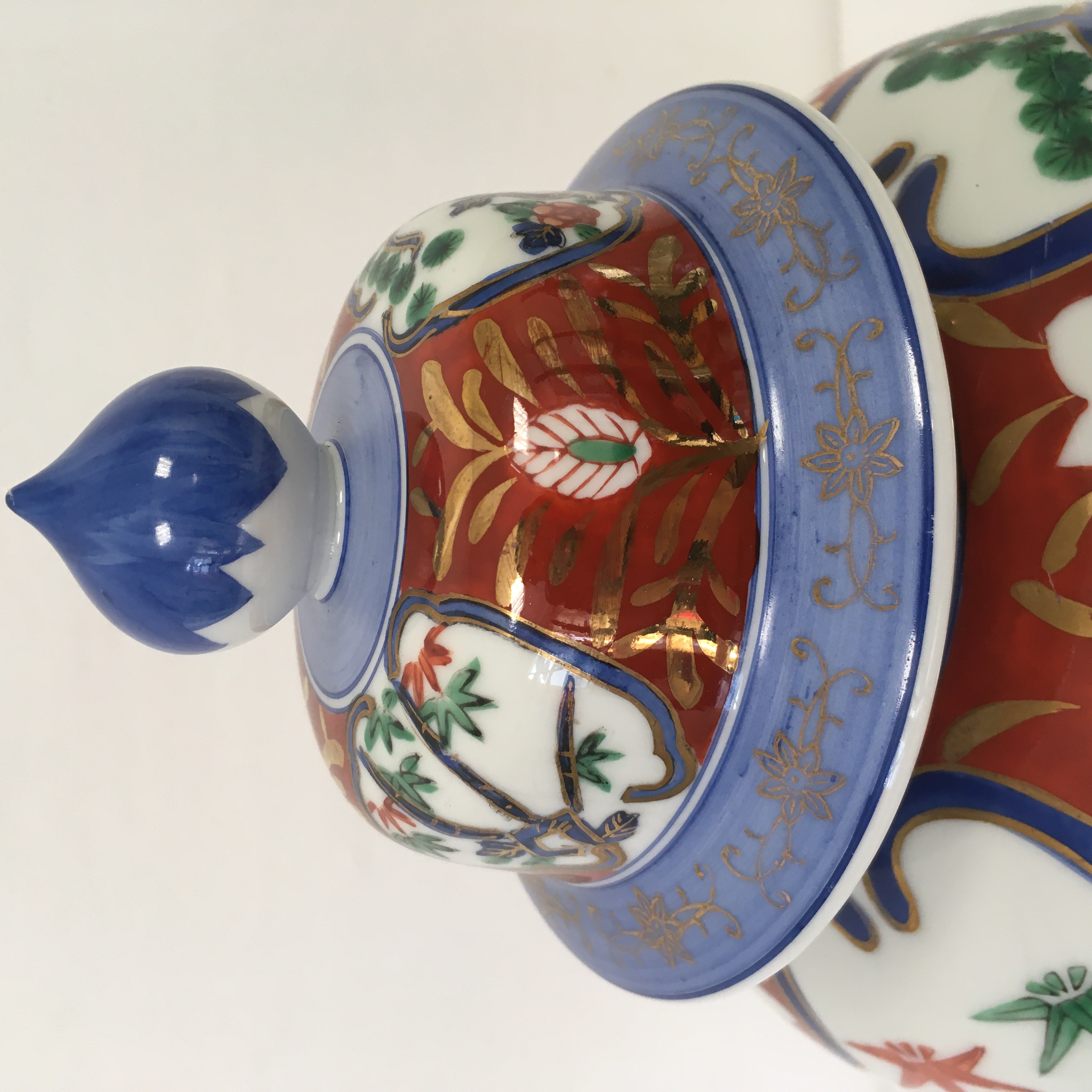 Voir photo 6 de Pot japonais avec son couvercle en porcelaine. Pot japonais avec son couvercle en porcelaine. Bon état reconditionné photo 6