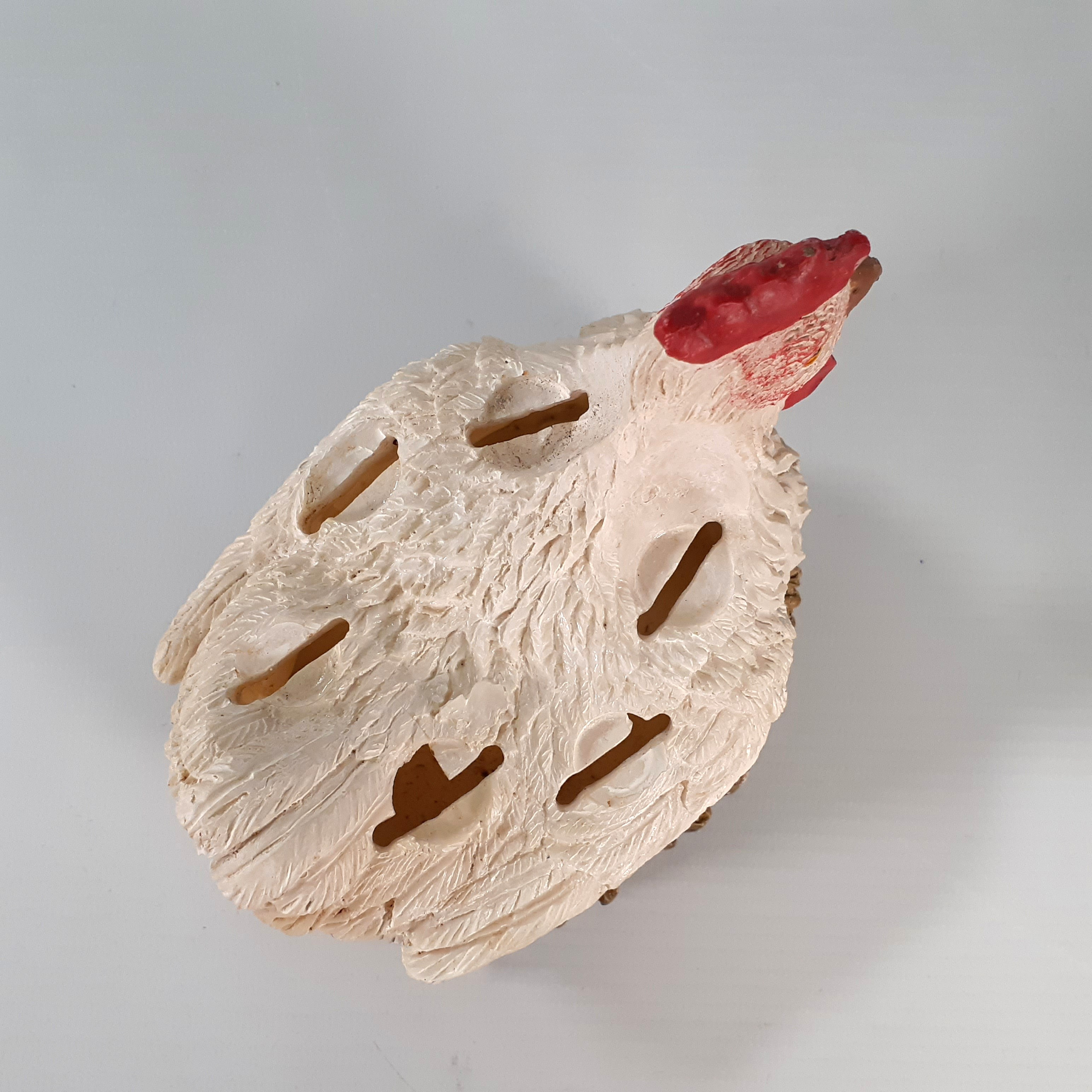 Voir photo 10 de Poule en résine avec ses 6 oeufs/spatules à tartiner Poule en résine avec ses 6 oeufs/spatules à tartiner reconditionné photo 10