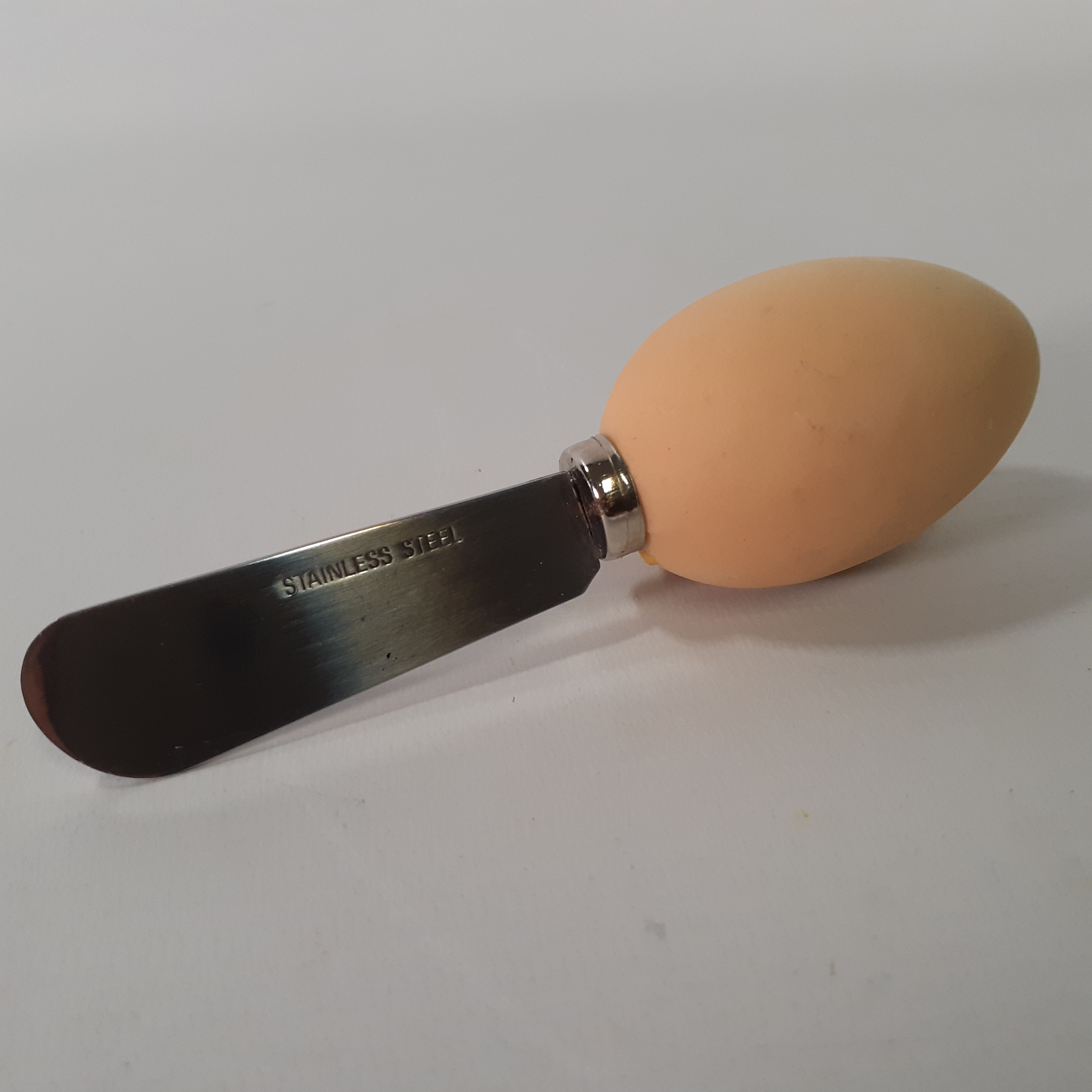 Voir photo 3 de Poule en résine avec ses 6 oeufs/spatules à tartiner Poule en résine avec ses 6 oeufs/spatules à tartiner reconditionné photo 3