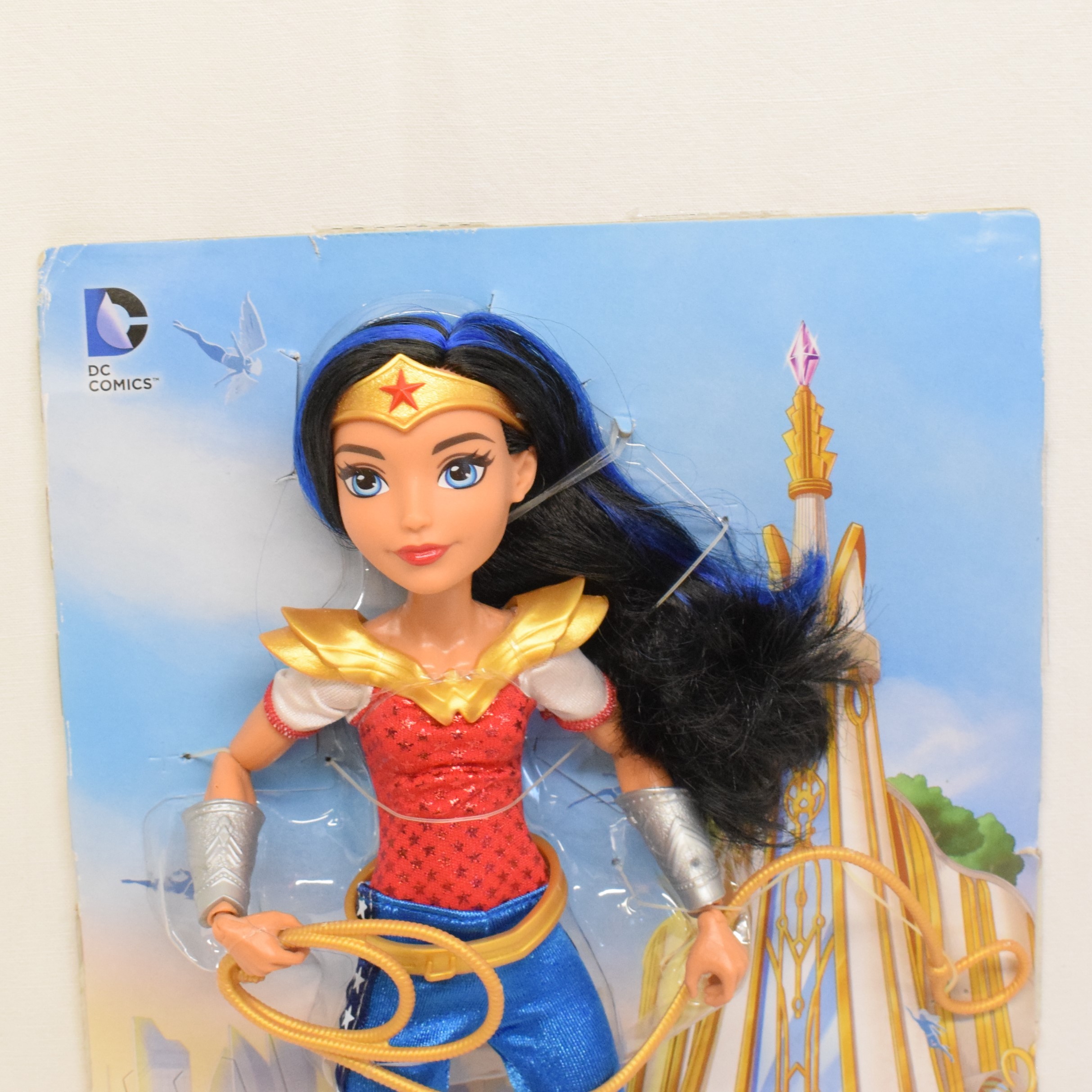Voir photo 2 de Poupée articulée 31 cm Wonder Woman DC Comics Mattel 2015 Poupée articulée 31 cm Wonder Woman DC Comics Mattel 2015 État correct reconditionné photo 2