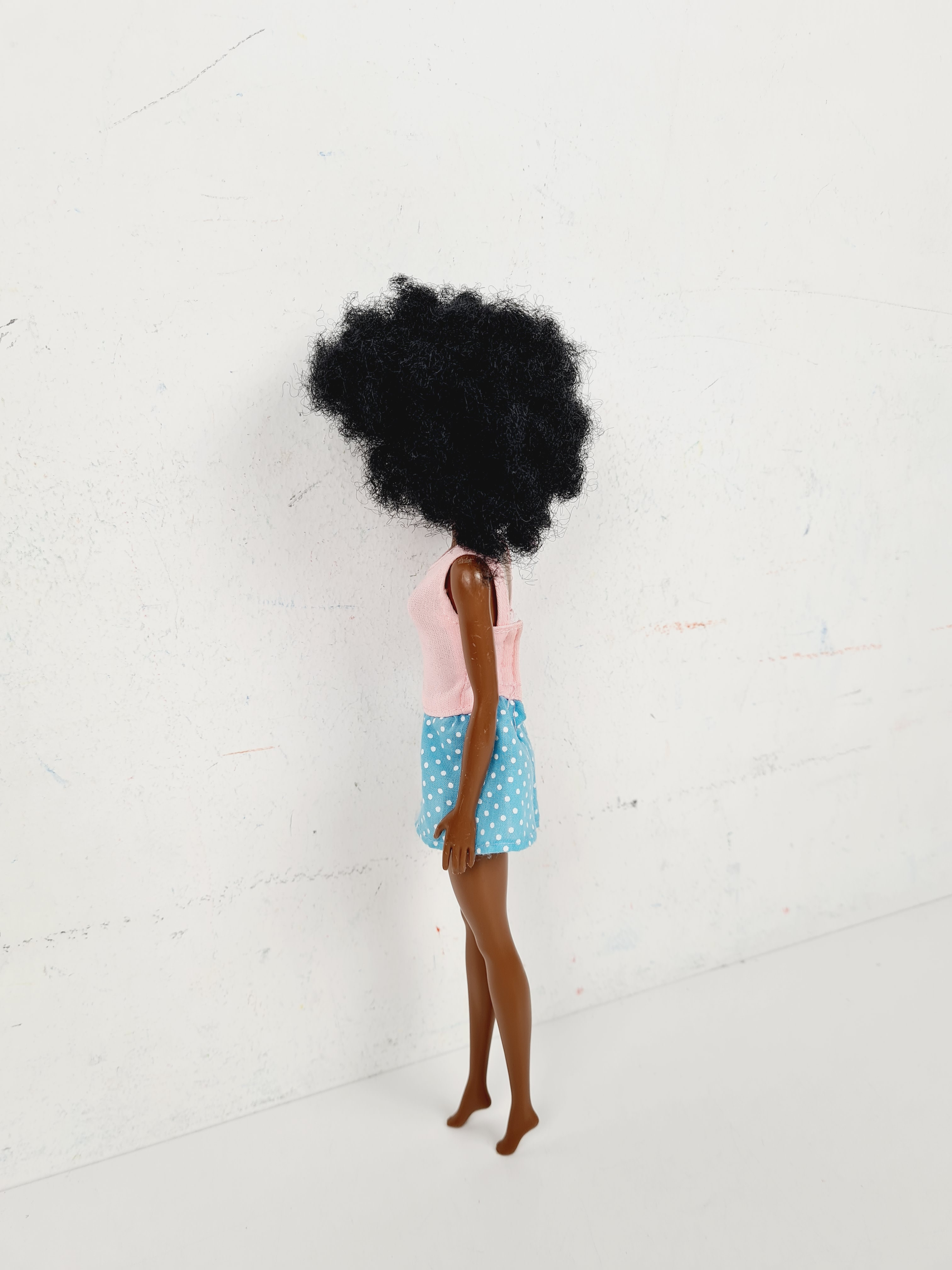 Voir photo 3 de Poupée - Barbie Fashionistas - Mattel - 30 Cm Poupée - Barbie Fashionistas - Mattel - 30 Cm Bon état reconditionné photo 3