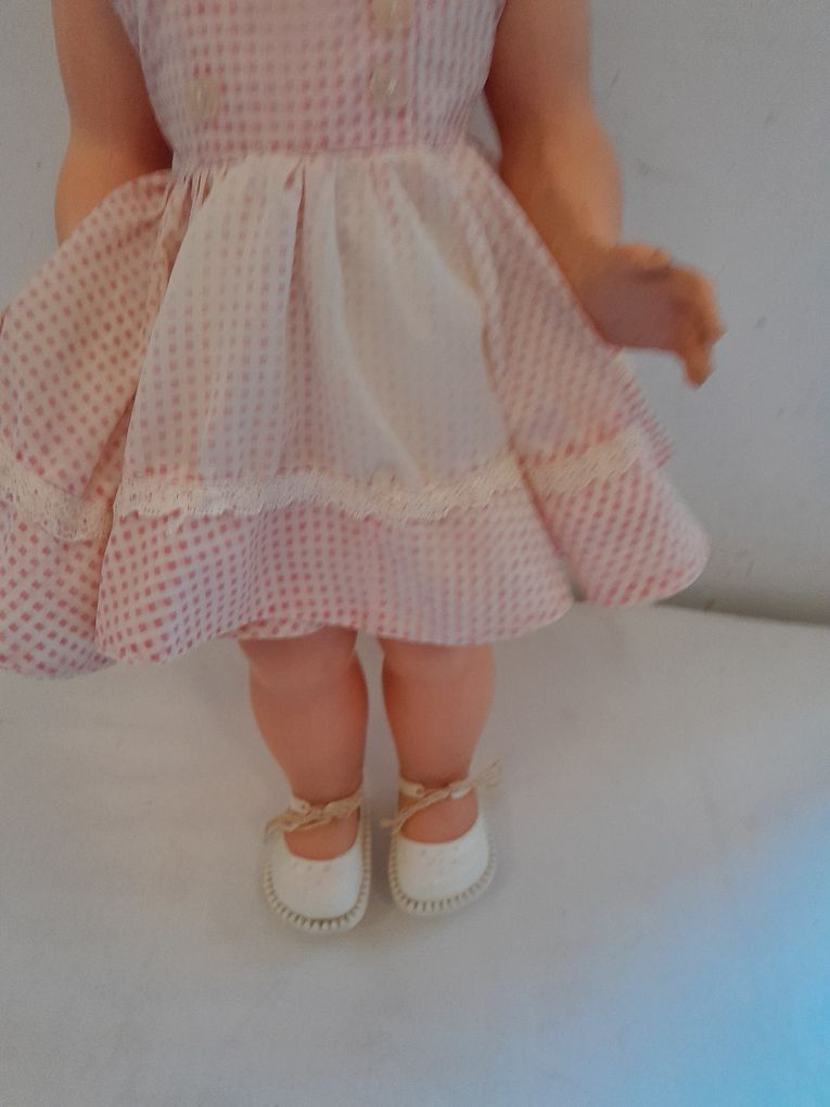Voir photo 3 de Poupée Bella 1967 complête avec sa robe Vichy d'origine Poupée Bella 1967 complête avec sa robe Vichy d'origine Très bon état reconditionné photo 3