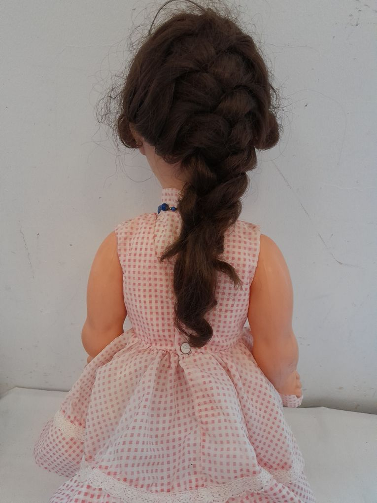 Voir photo 4 de Poupée Bella 1967 complête avec sa robe Vichy d'origine Poupée Bella 1967 complête avec sa robe Vichy d'origine Très bon état reconditionné photo 4