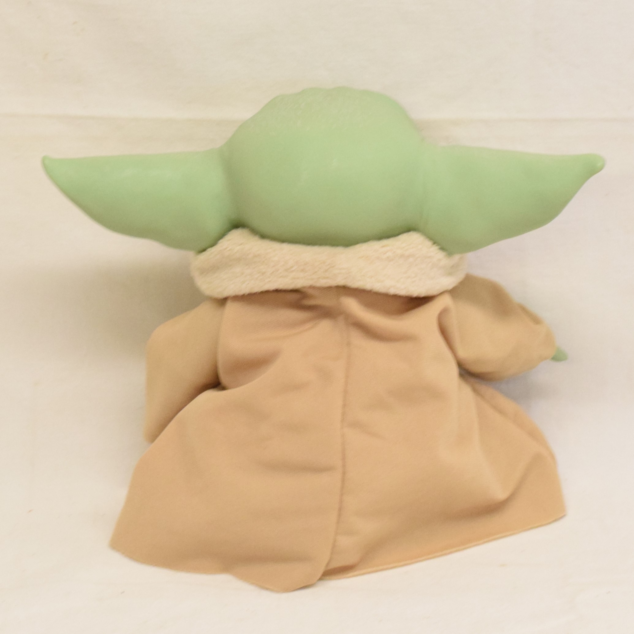 Voir photo 2 de Poupée figurine GROGU série le Mandalorian de 20 cm Hasbro 2020 Poupée figurine GROGU série le Mandalorian de 20 cm Hasbro 2020 Bon état reconditionné photo 2