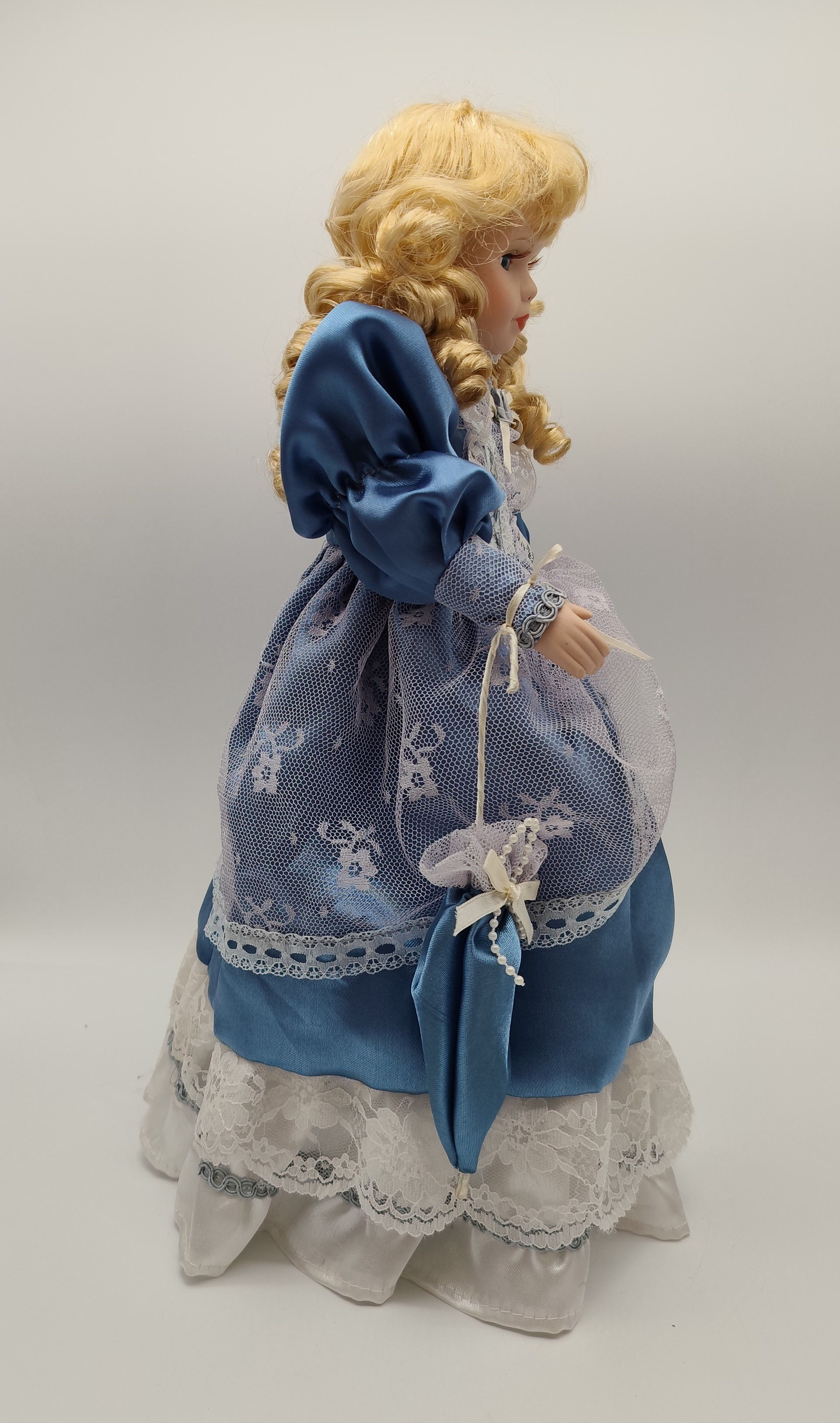 Voir photo 3 de Poupée Porcelaine Victorienne Poupée Porcelaine Victorienne Très bon état reconditionné photo 3