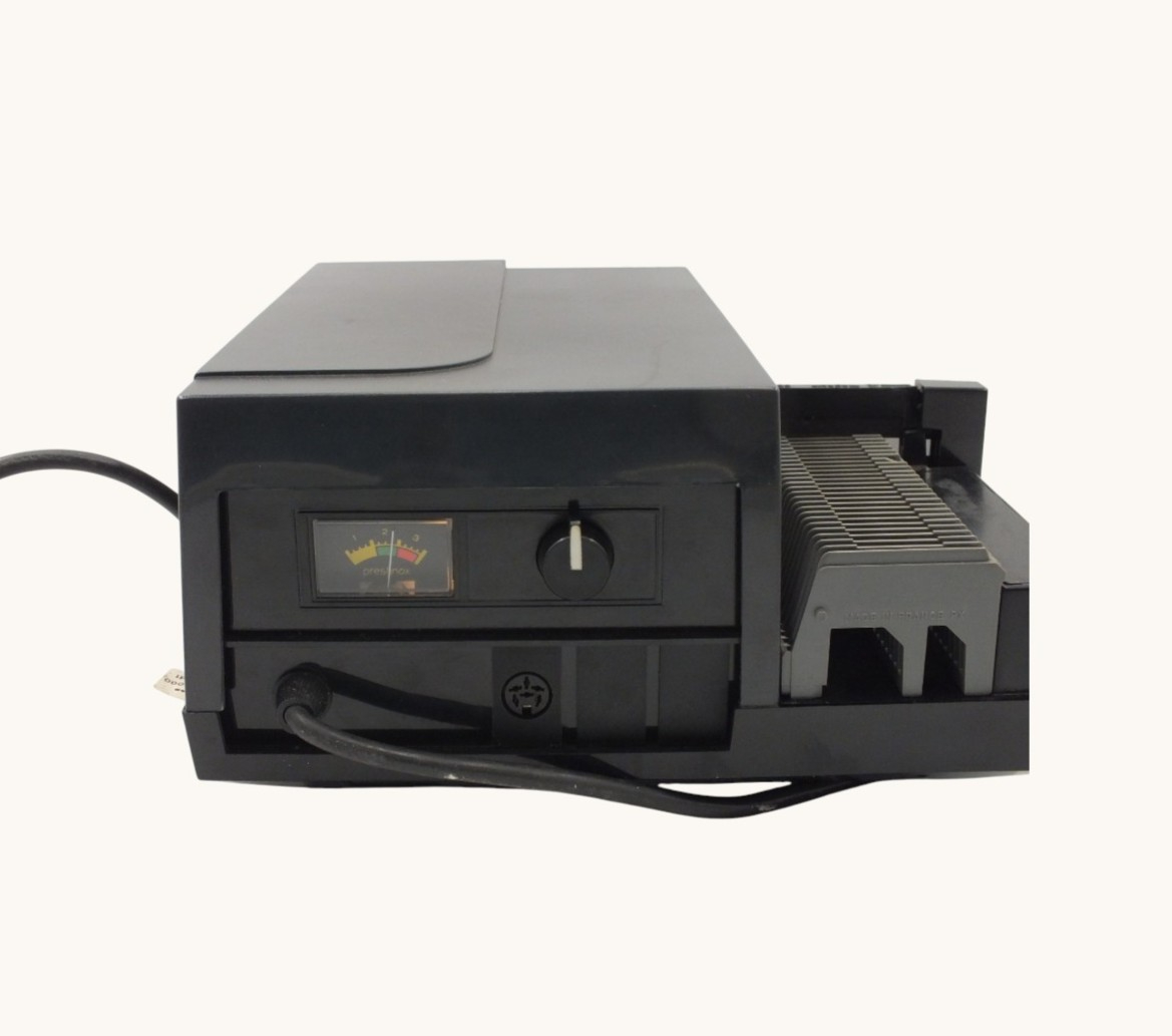 Voir photo 6 de Projecteur de diapositives Prestinox 724 A Projecteur de diapositives Prestinox 724 A État correct reconditionné photo 6