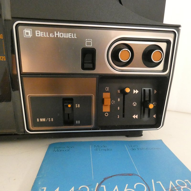 Voir photo 4 de Projecteur super 8 et 8mm BELL & HOWELL Projecteur super 8 et 8mm BELL & HOWELL Très bon état reconditionné photo 4