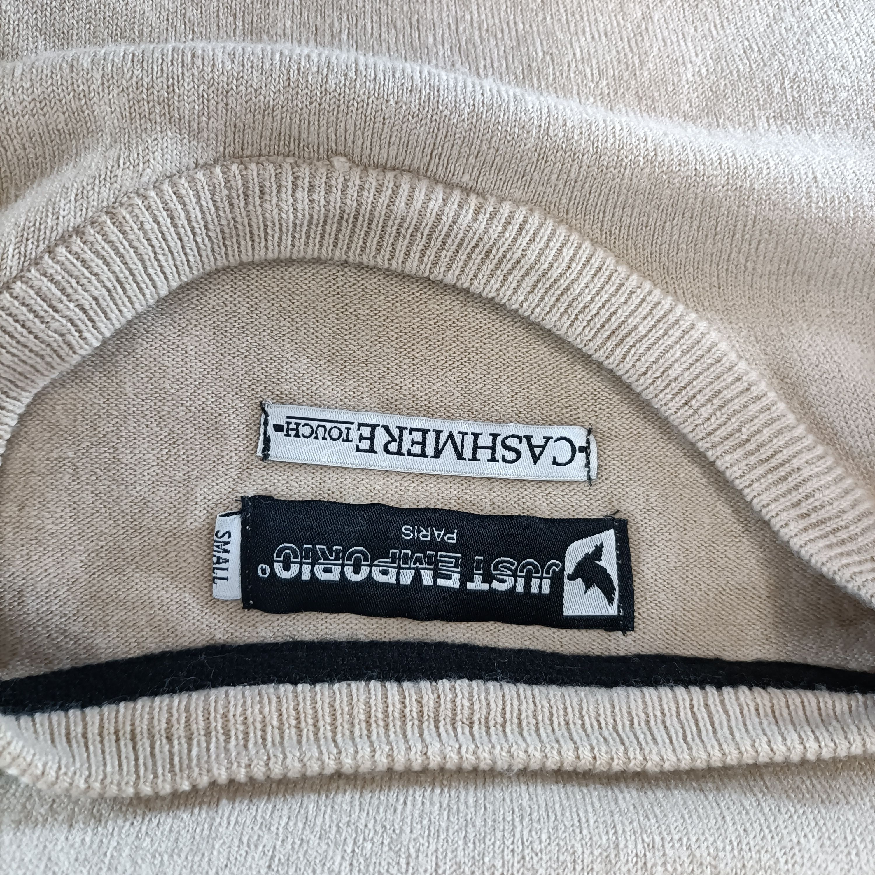 Voir photo 10 de Pull beige col rond cachemire Just Emporio brodé poitrine taille s coupe unisexe A2103 Pull beige col rond cachemire Just Emporio brodé poitrine taille s coupe unisexe A2103 Parfait état reconditionné photo 10