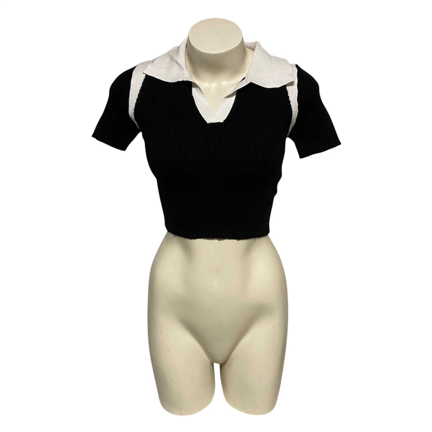 Pull Crop Top Femme Noir à Col Polo Contrasté Manches Courtes - Sollinarry - S Très bon état - 10,00 € Pull Crop Top Femme Noir à Col Polo Contrasté Manches Courtes - Sollinarry - S Très bon état reconditionné disponible sur Label Emmaüs