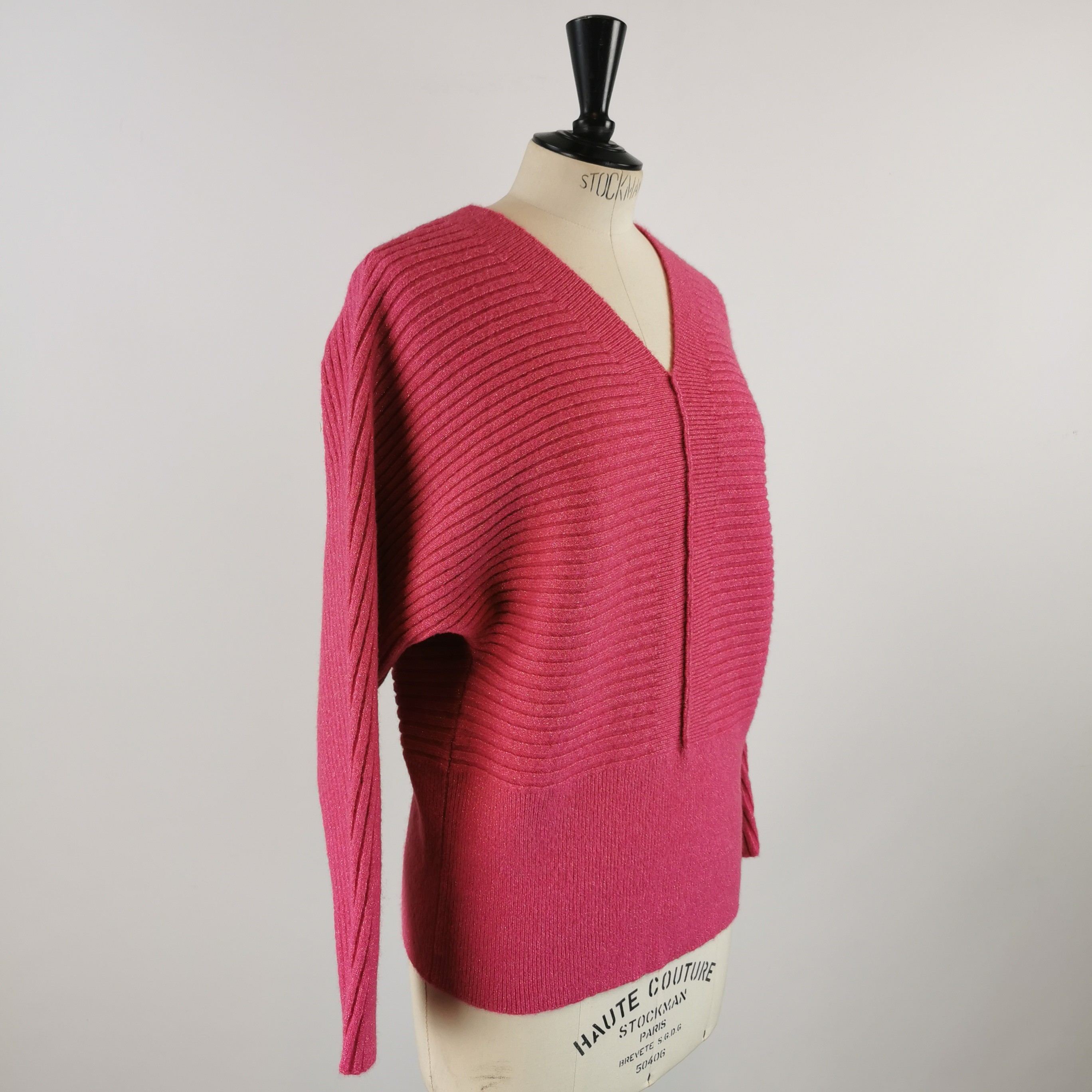 Voir photo 3 de Pull en maille TM(estimée) fuchsia Pull en maille TM(estimée) fuchsia Parfait état reconditionné photo 3
