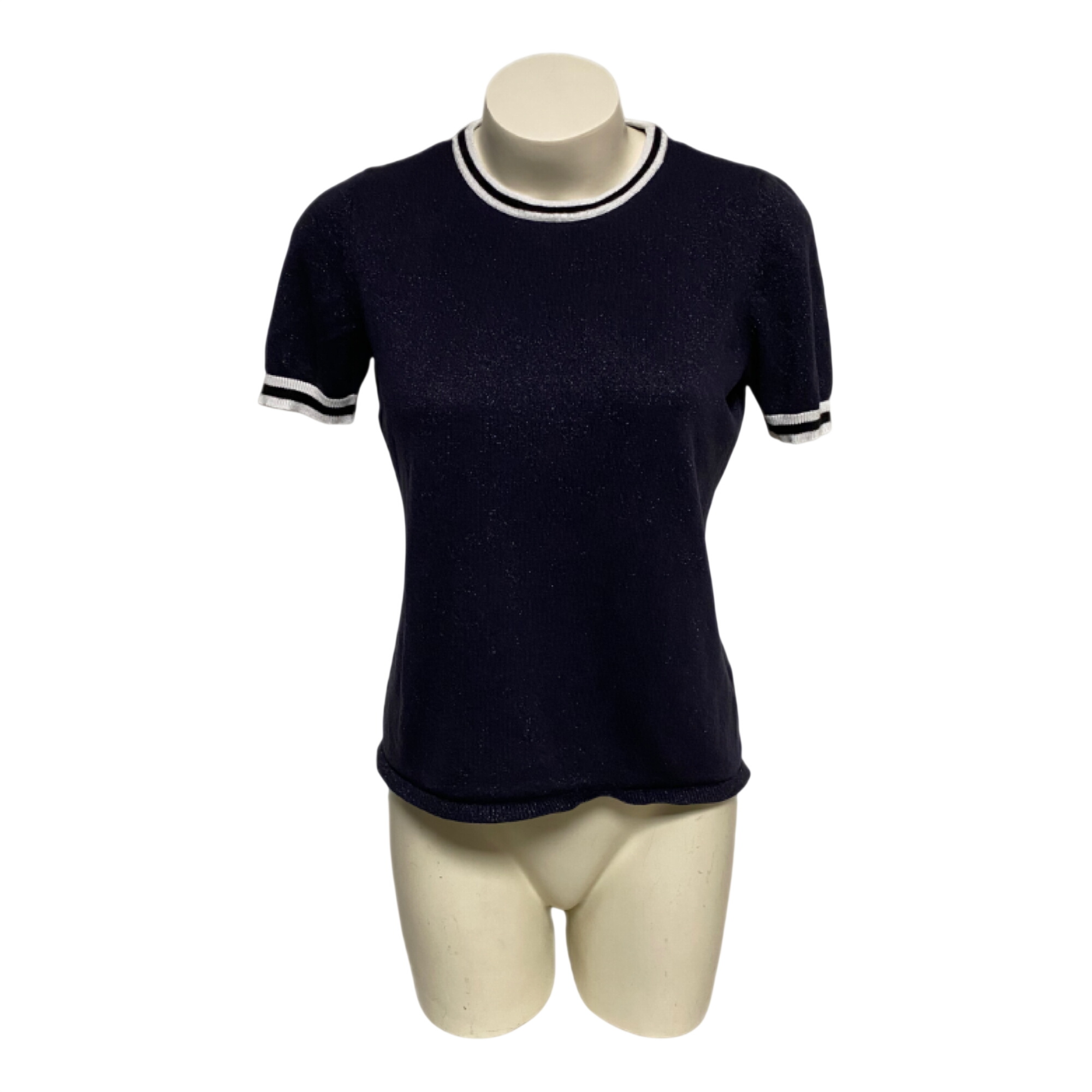 Pull Femme à Manches Courtes - ONLY - L Très bon état - 12,00 € Pull Femme à Manches Courtes - ONLY - L Très bon état reconditionné disponible sur Label Emmaüs
