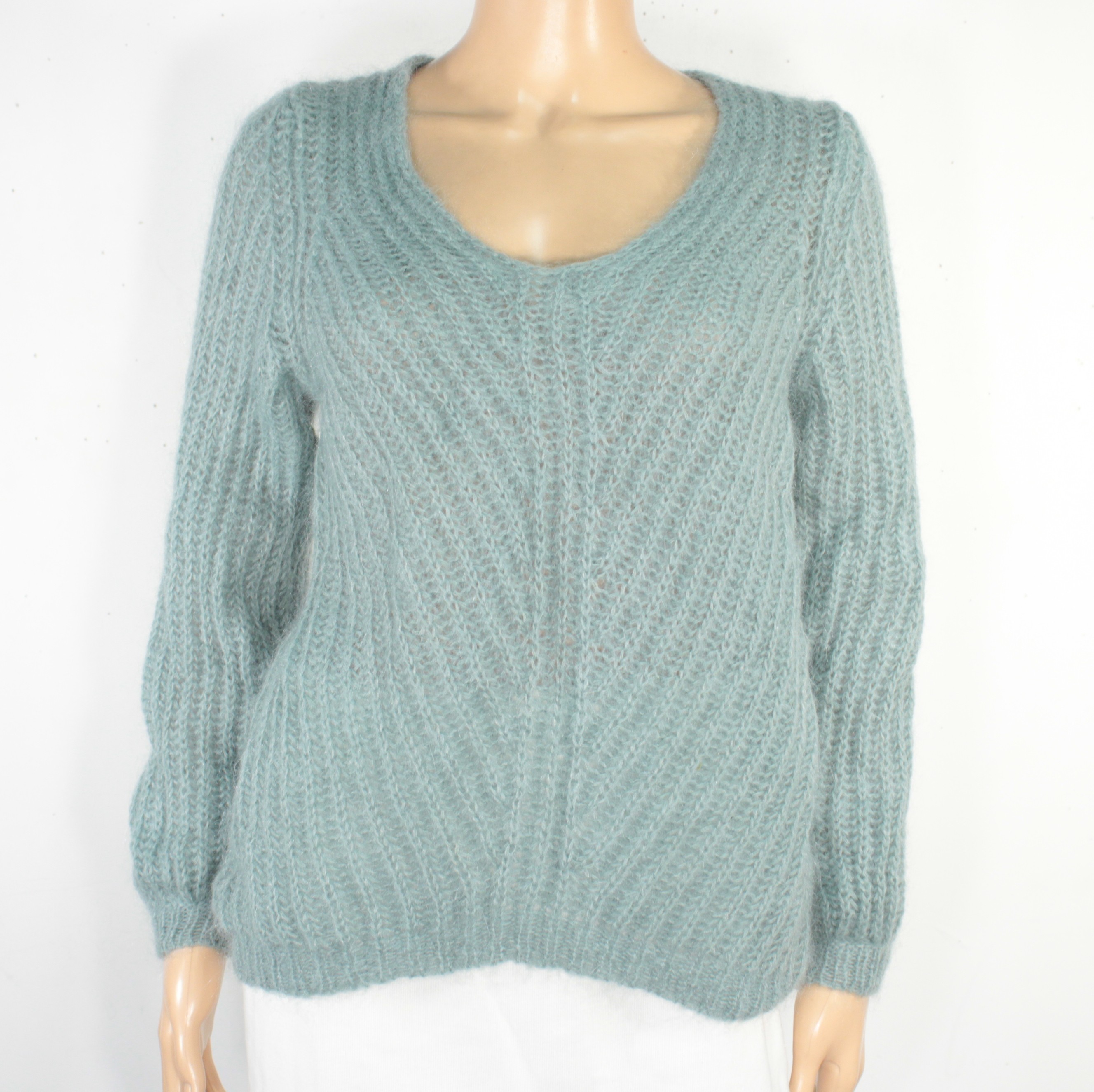Acheter Pull Femme Vert Amande SUR EXPRESS - T1 Bon état - 11,50 € Pull Femme Vert Amande SUR EXPRESS - T1 Bon état reconditionné disponible sur Label Emmaüs