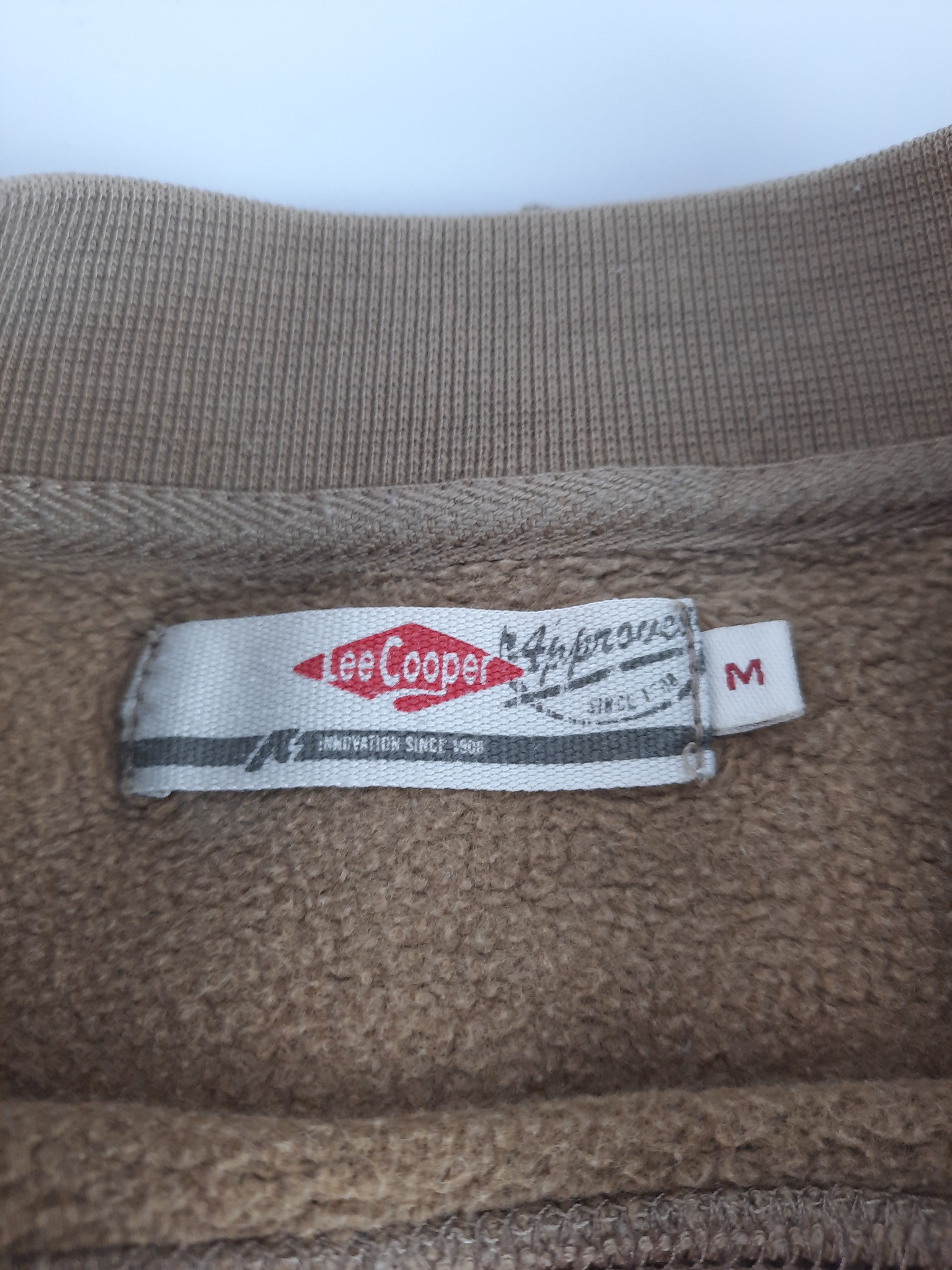 Voir photo 3 de Pull lee cooper taille M Pull lee cooper taille M Bon état reconditionné photo 3