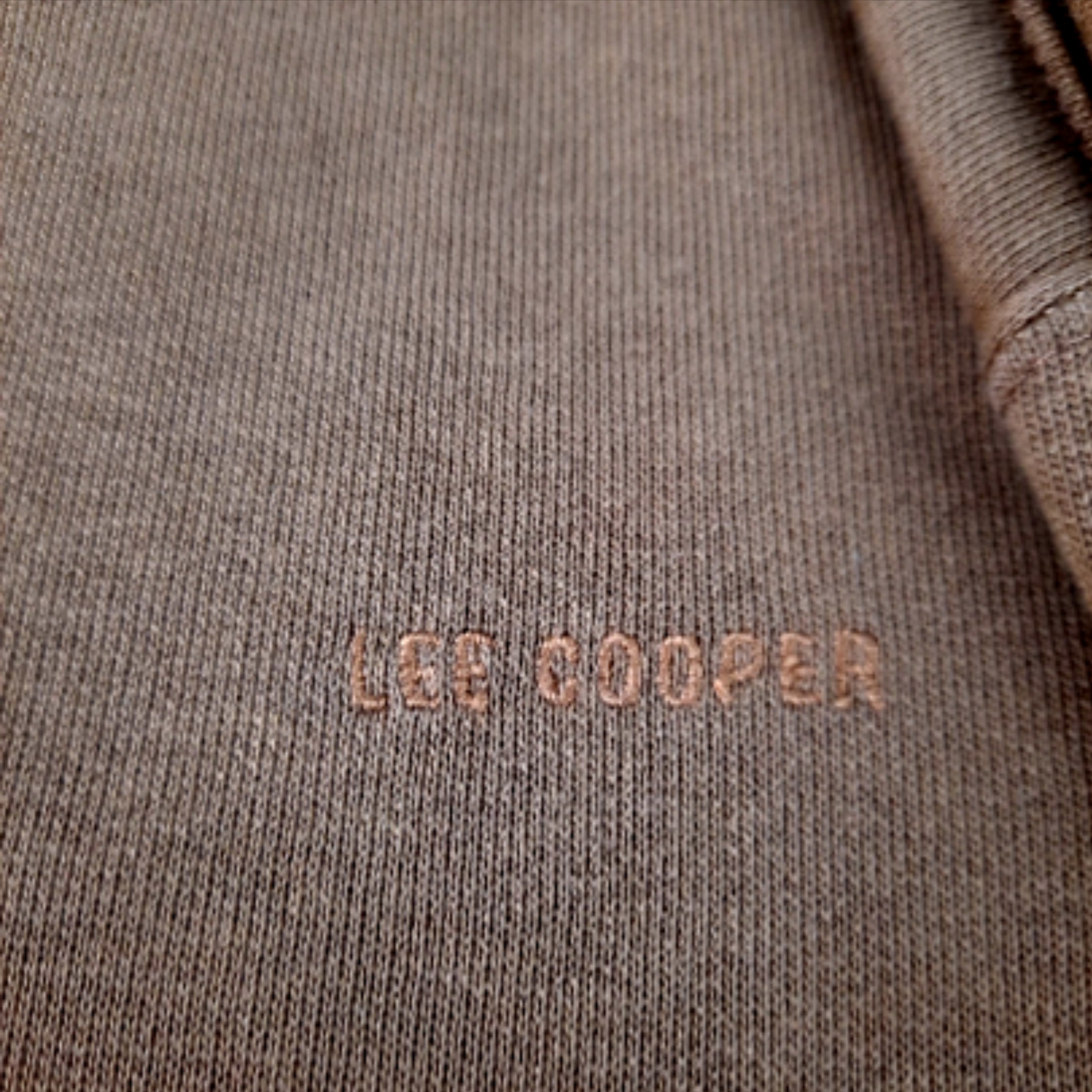 Voir photo 4 de Pull lee cooper taille M Pull lee cooper taille M Bon état reconditionné photo 4