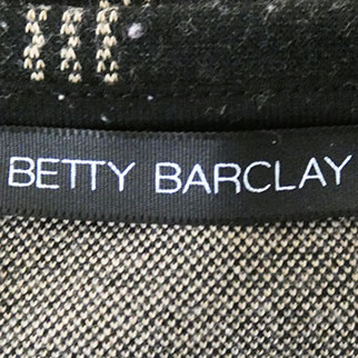Voir photo 4 de Pull léger noir imprimé - Femme - Betty Barclay - Taille 42 Pull léger noir imprimé - Femme - Betty Barclay - Taille 42 Très bon état reconditionné photo 4