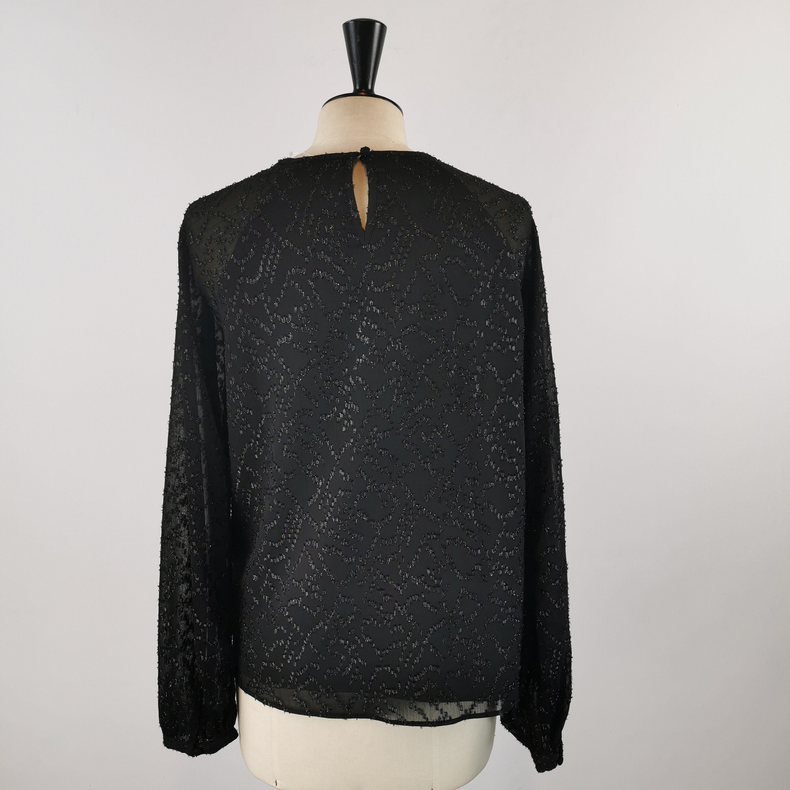 Voir photo 2 de Pull noir RIU T38 Pull noir RIU T38 Parfait état reconditionné photo 2