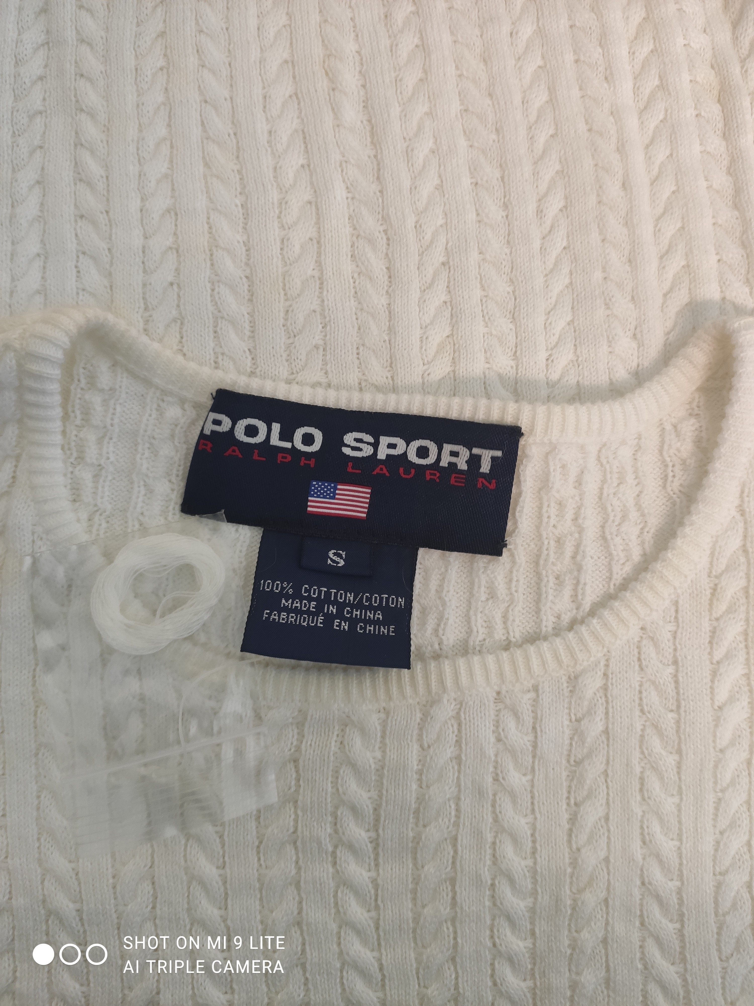 Voir photo 4 de Pull sans manches en maille torsadée blanc – Polo Sport Ralph Lauren – S / 36 (Bon état) Pull sans manches en maille torsadée blanc – Polo Sport Ralph Lauren – S / 36 (Bon état) Bon état reconditionné photo 4