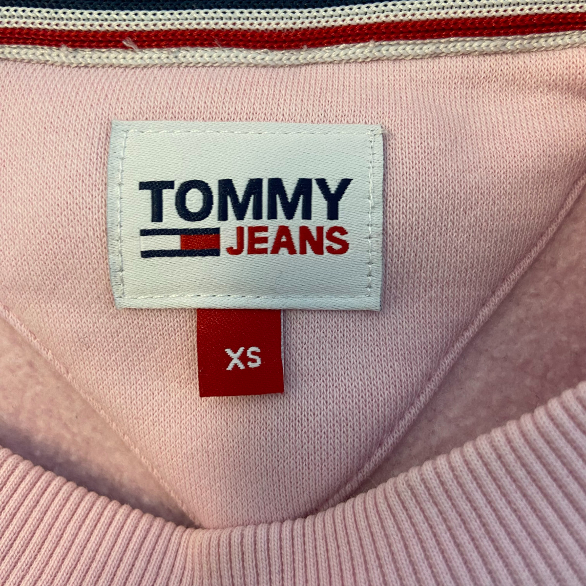 Voir photo 2 de Pull Tommy Hilfiger T.XS Pull Tommy Hilfiger T.XS Bon état reconditionné photo 2