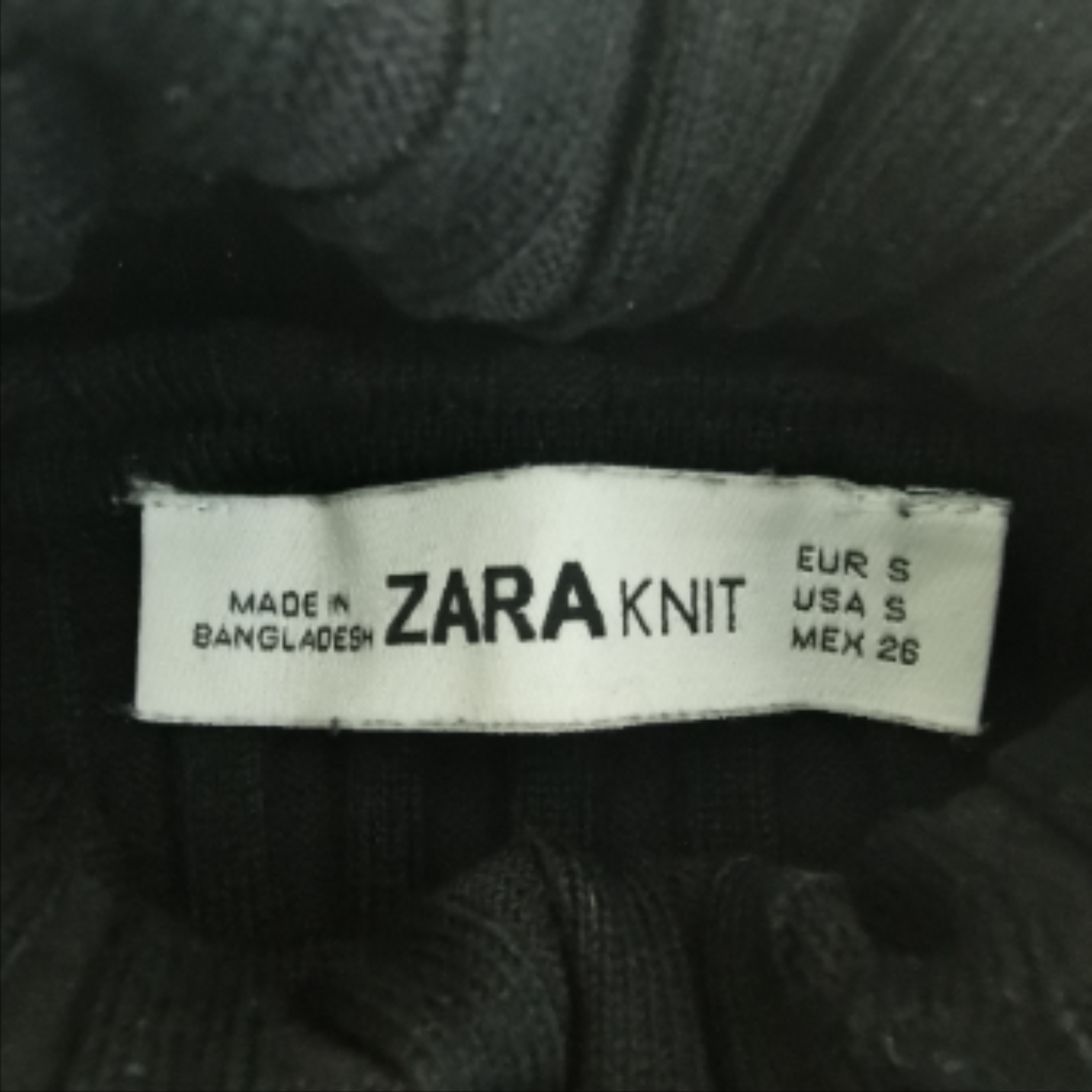 Voir photo 5 de Pull ZARA TS noir Pull ZARA TS noir Très bon état reconditionné photo 5