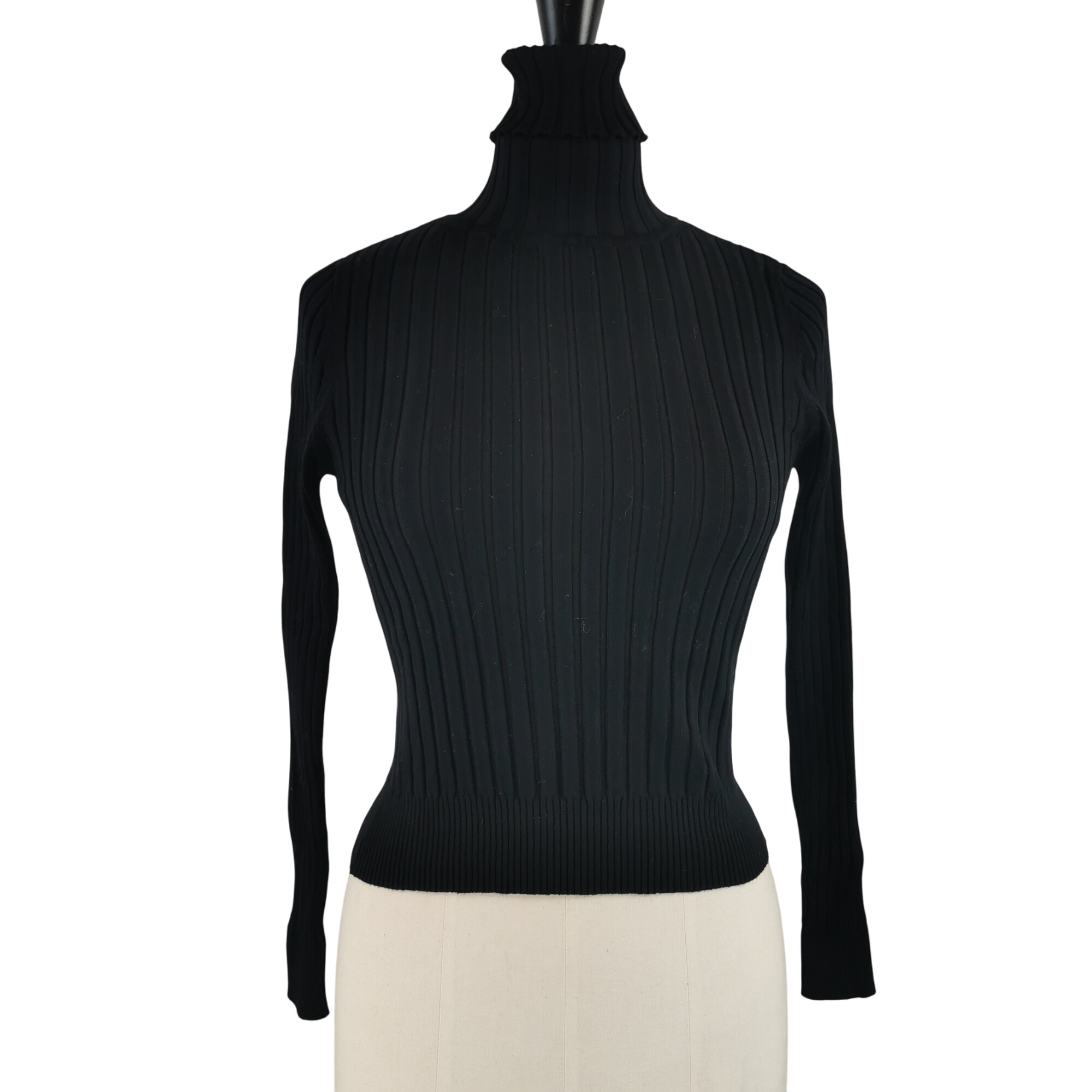 Acheter Pull ZARA TS noir Très bon état - 11,00 € Pull ZARA TS noir Très bon état reconditionné disponible sur Label Emmaüs