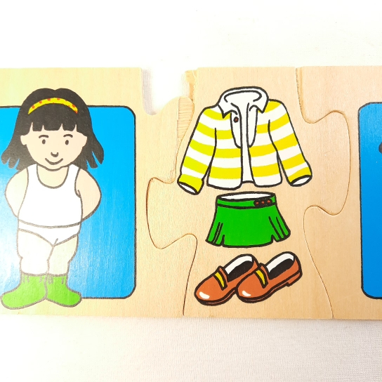 Voir photo 3 de PUZZLE en bois ; Pièces à associer pour 4/5 ans PUZZLE en bois ; Pièces à associer pour 4/5 ans Bon état reconditionné photo 3
