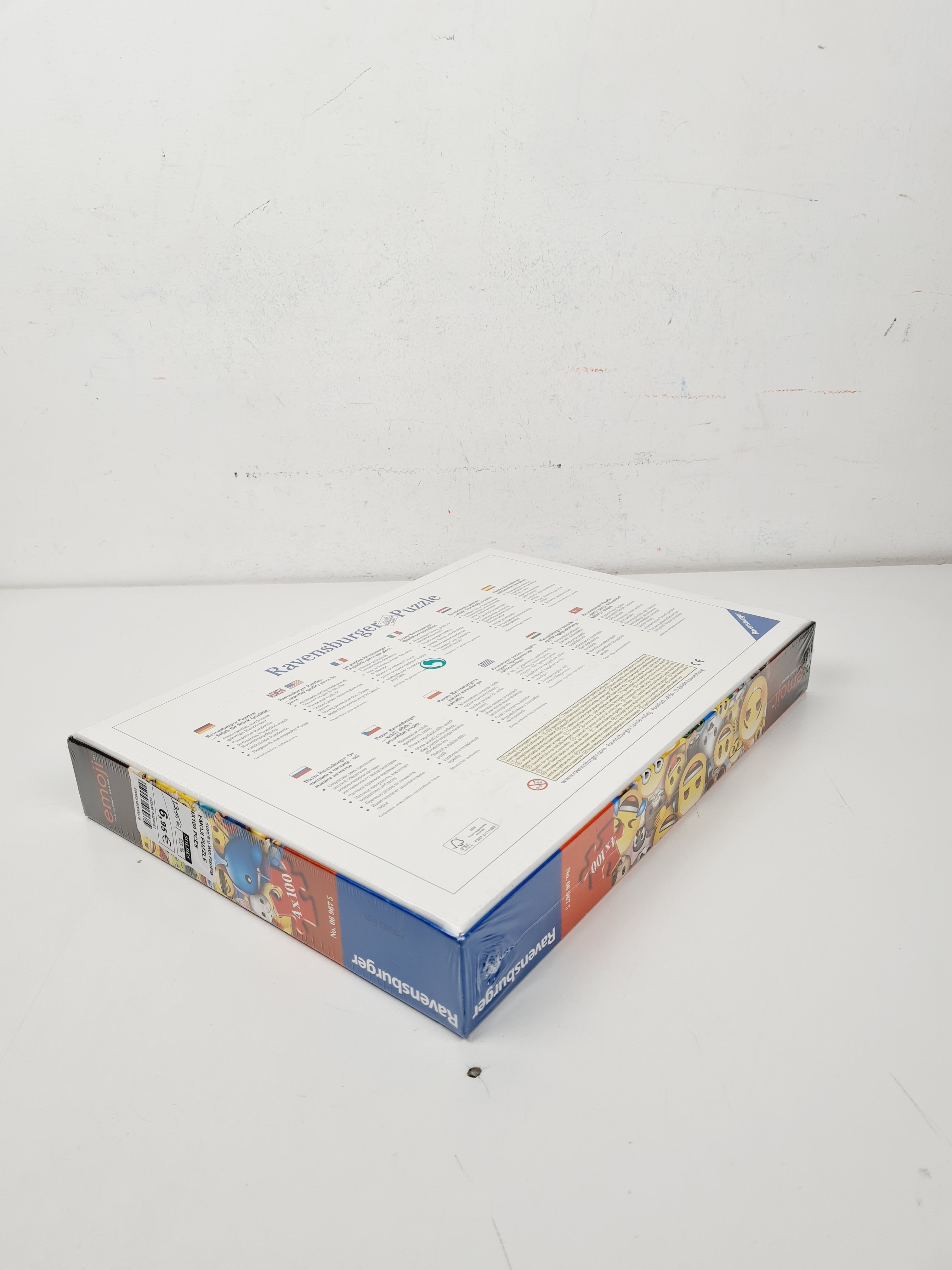 Voir photo 3 de Puzzle multiple 4x100 - Emoji - Ravensburger - 4 ans et plus Puzzle multiple 4x100 - Emoji - Ravensburger - 4 ans et plus Parfait état reconditionné photo 3