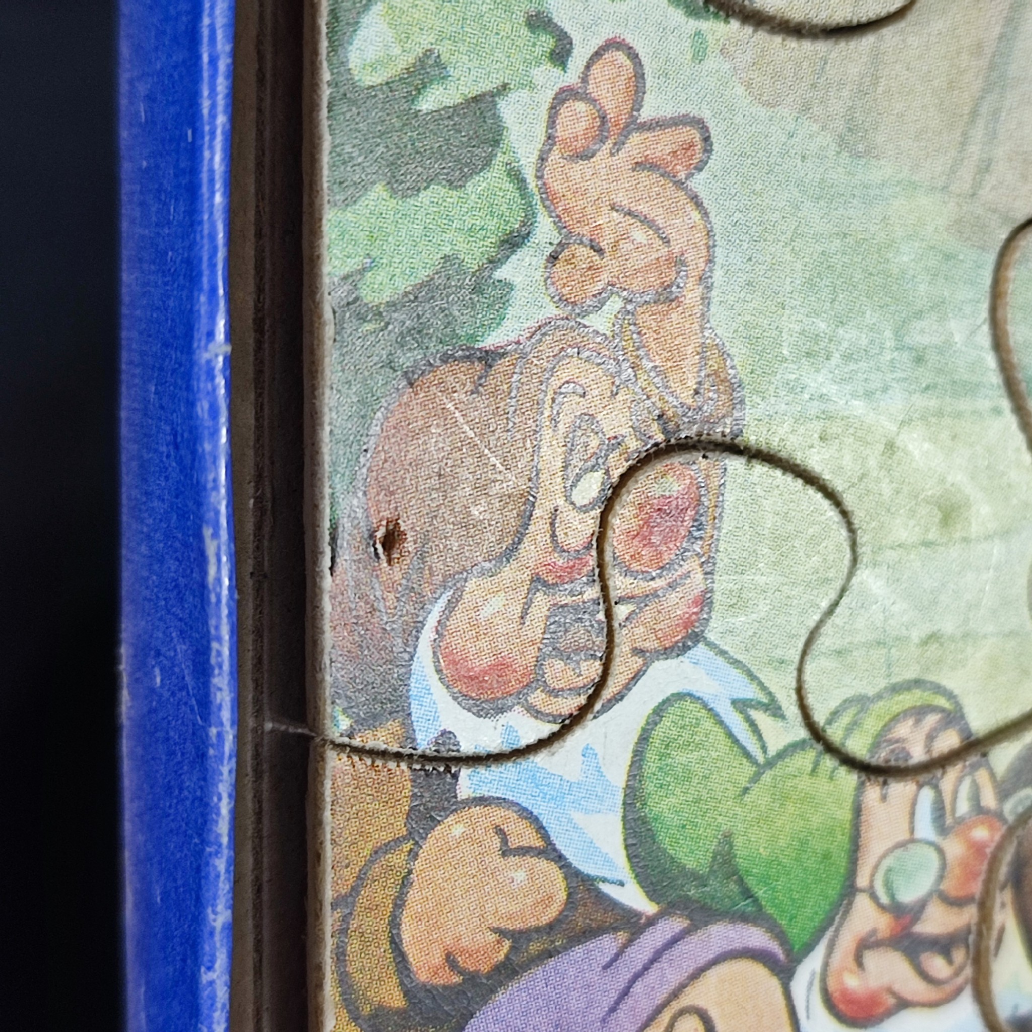 Voir photo 4 de Puzzle vintage en bois "Blanche-Neige et les 7 Nains de Walt DISNEY N°108 Puzzle vintage en bois "Blanche-Neige et les 7 Nains de Walt DISNEY N°108 État correct reconditionné photo 4