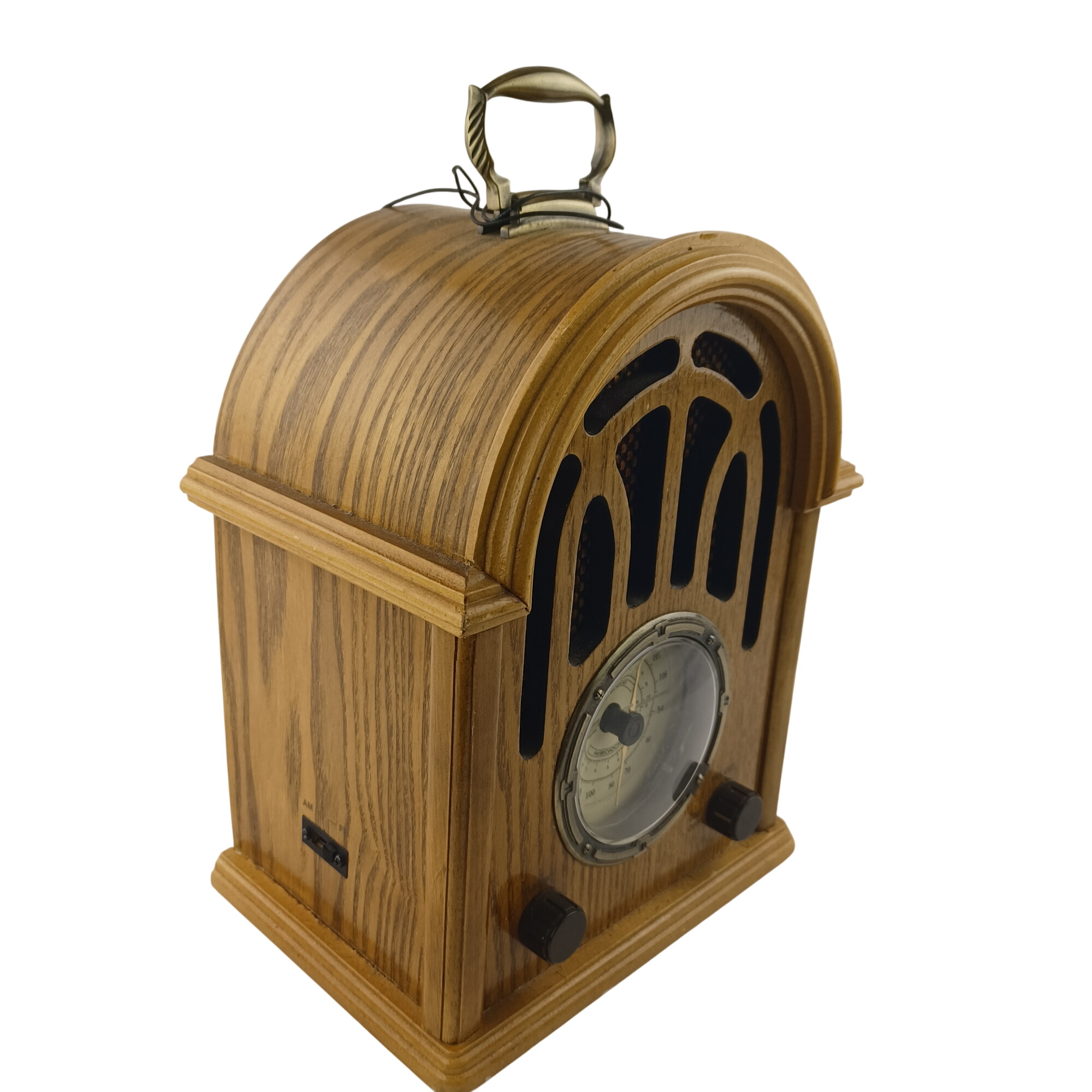 Radio ancienne de 1997 Classic collector edition modèle 9719 Très bon état - 50,00 € Radio ancienne de 1997 Classic collector edition modèle 9719 Très bon état reconditionné disponible sur Label Emmaüs