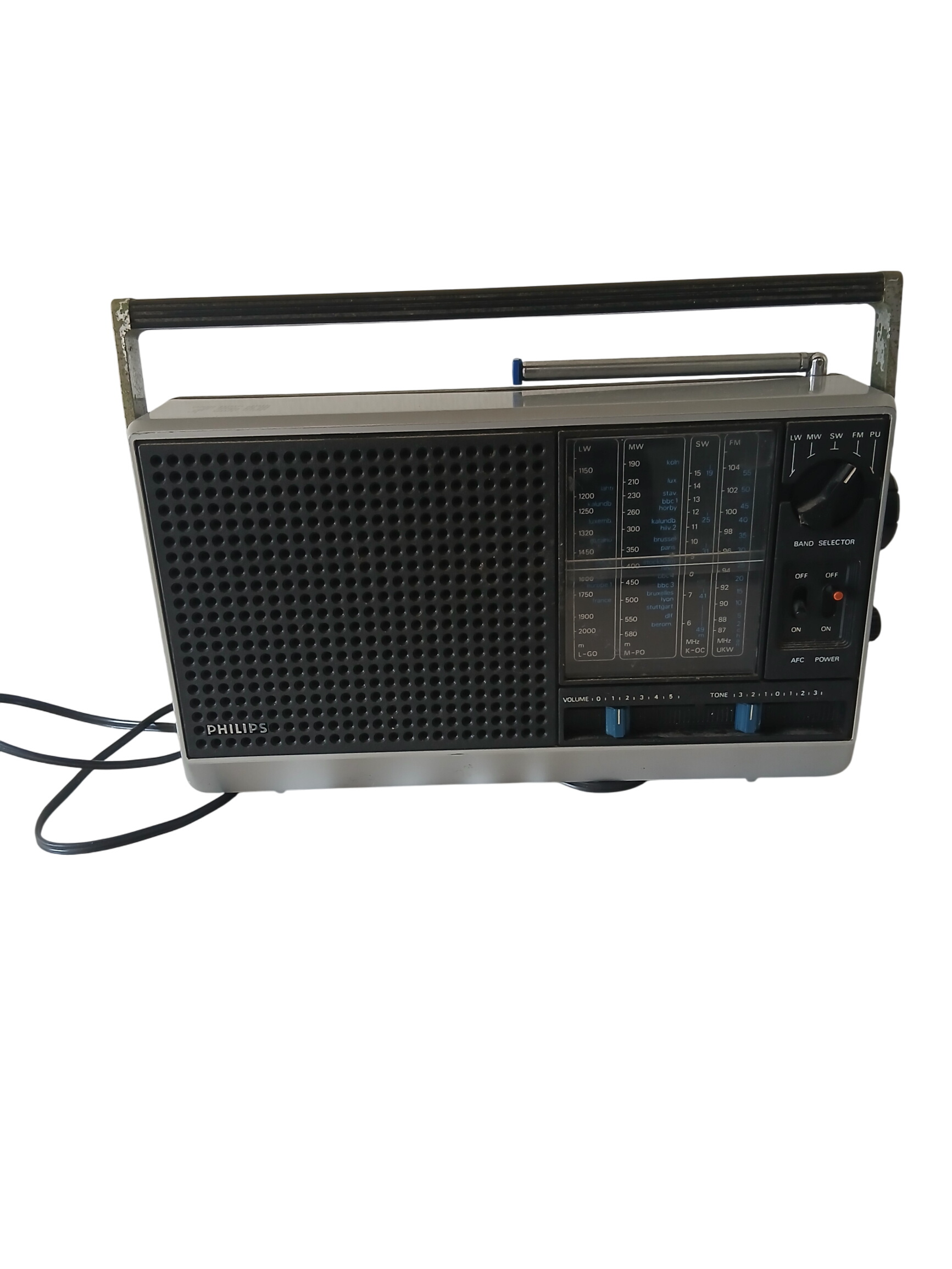 Acheter Radio transistor vintage PHILIPS 750. Bon état - 25,00 € Radio transistor vintage PHILIPS 750. Bon état reconditionné disponible sur Label Emmaüs