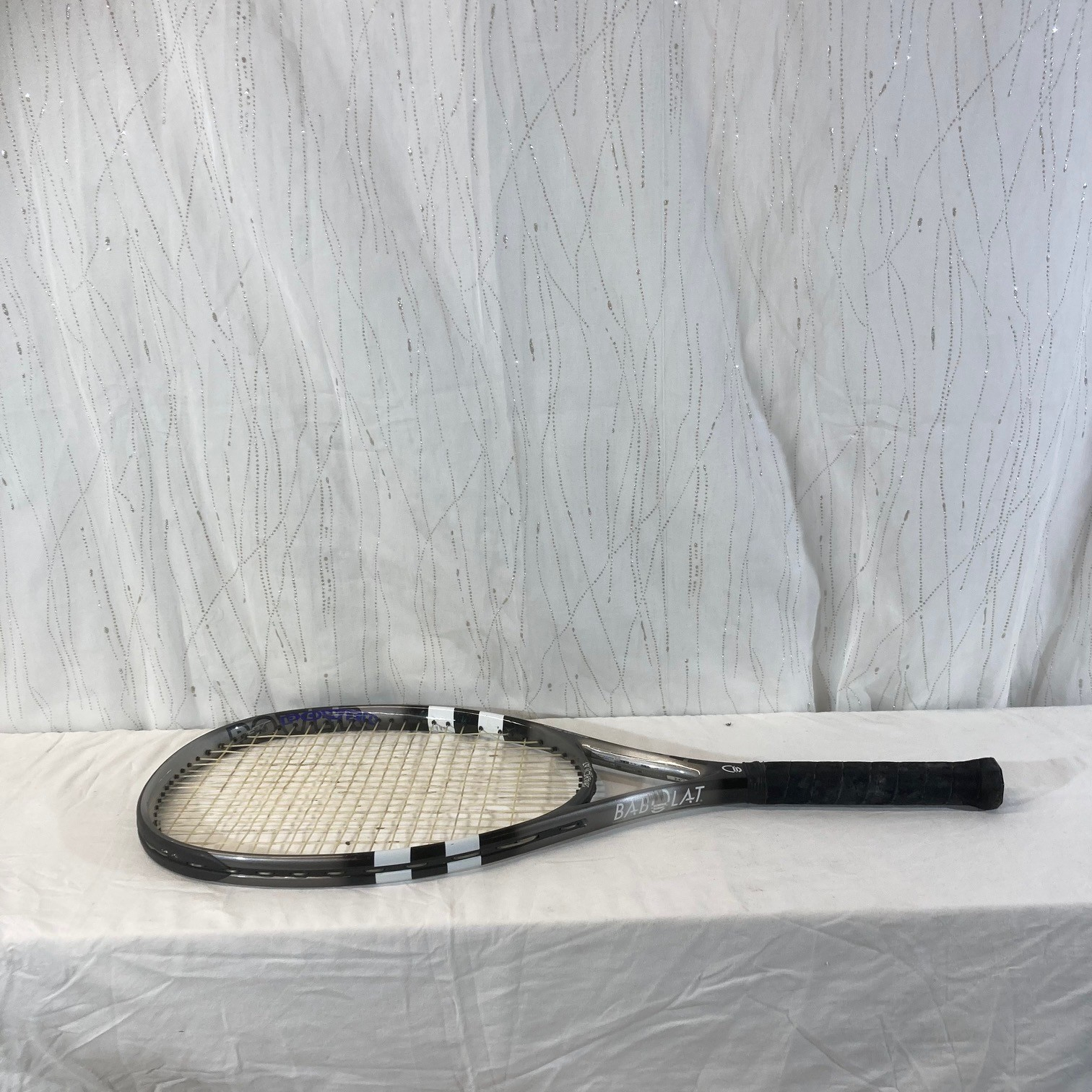 Voir photo 2 de Raquette de tennis BABOLA Power séries Raquette de tennis BABOLA Power séries Très bon état reconditionné photo 2