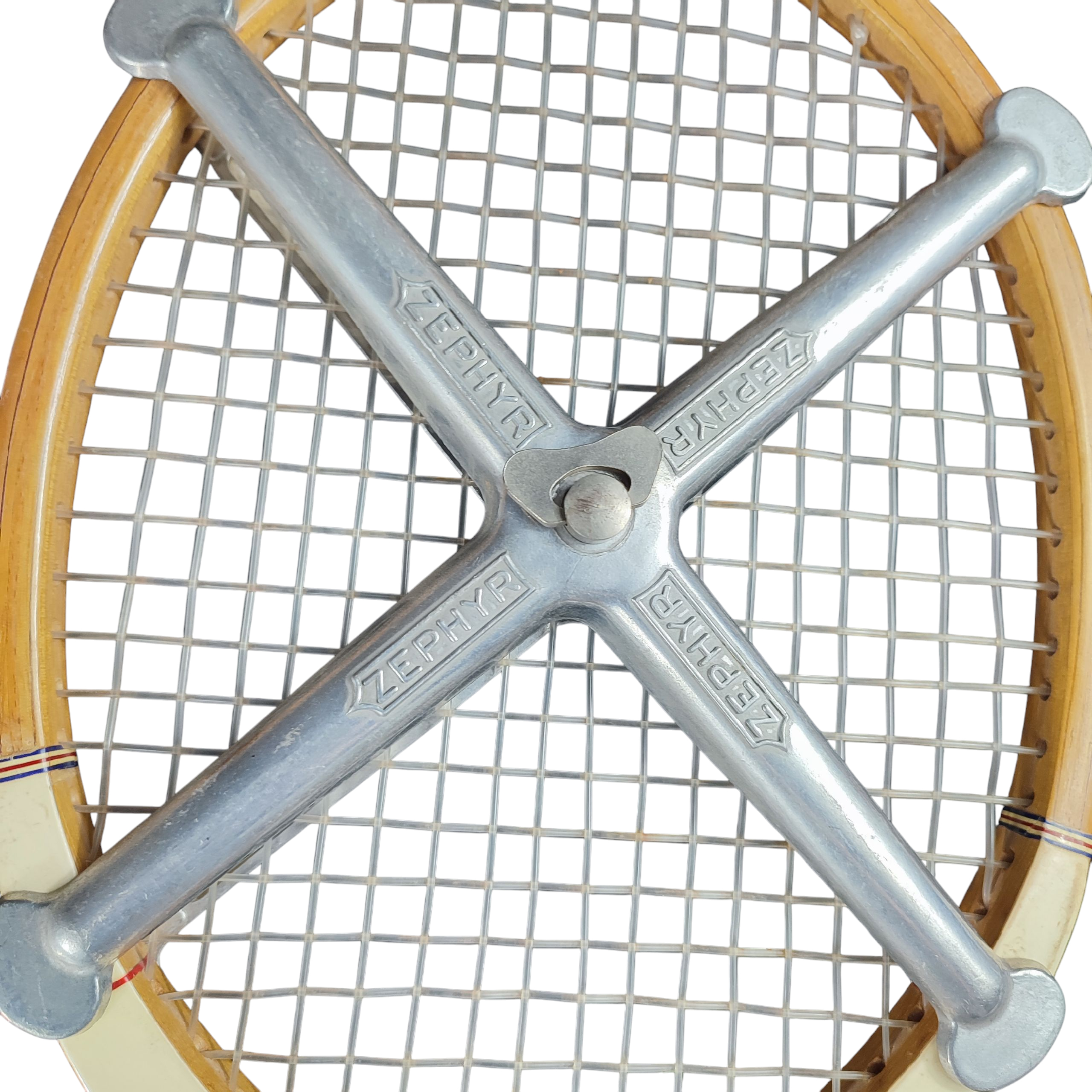 Voir photo 7 de Raquette de tennis vintage LA HUTTE et sa croix de tension ZEPHYR Raquette de tennis vintage LA HUTTE et sa croix de tension ZEPHYR Bon état reconditionné photo 7