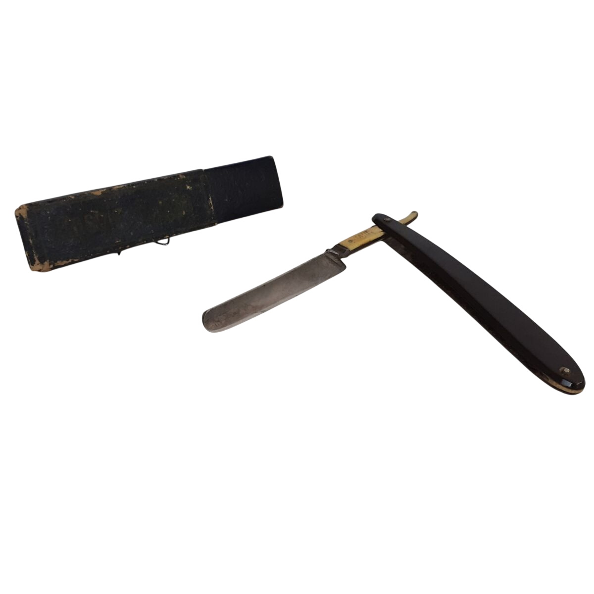Acheter Rasoir Petit Poitiers + Etui Bon état - 10,00 € Rasoir Petit Poitiers + Etui Bon état reconditionné disponible sur Label Emmaüs