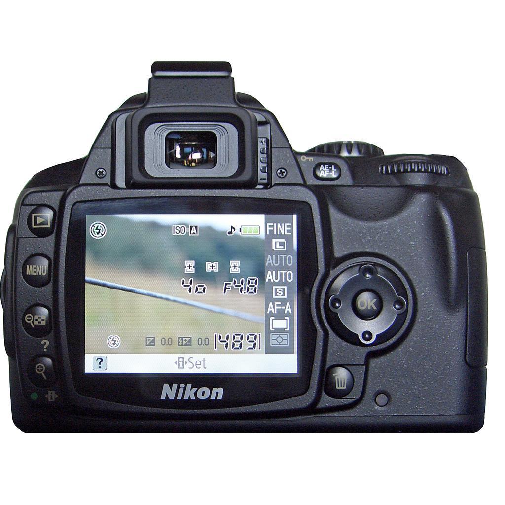 Reflex D40 - Noir + Nikon AF-S DX Nikkor 18-55mm f/3.5-5.6G ED II f/3.5-5.6 Reconditionné - 216,00 € Reflex D40 - Noir + Nikon AF-S DX Nikkor 18-55mm f/3.5-5.6G ED II f/3.5-5.6 Reconditionné Nikon reconditionné disponible sur Backmarket
