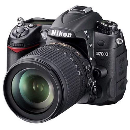 Reflex D7000 - Noir + Objectif 18-105mm AF-S Nikkor G ED VR f/3.5-5.6 Reconditionné Nikon reconditionné disponible sur Backmarket
