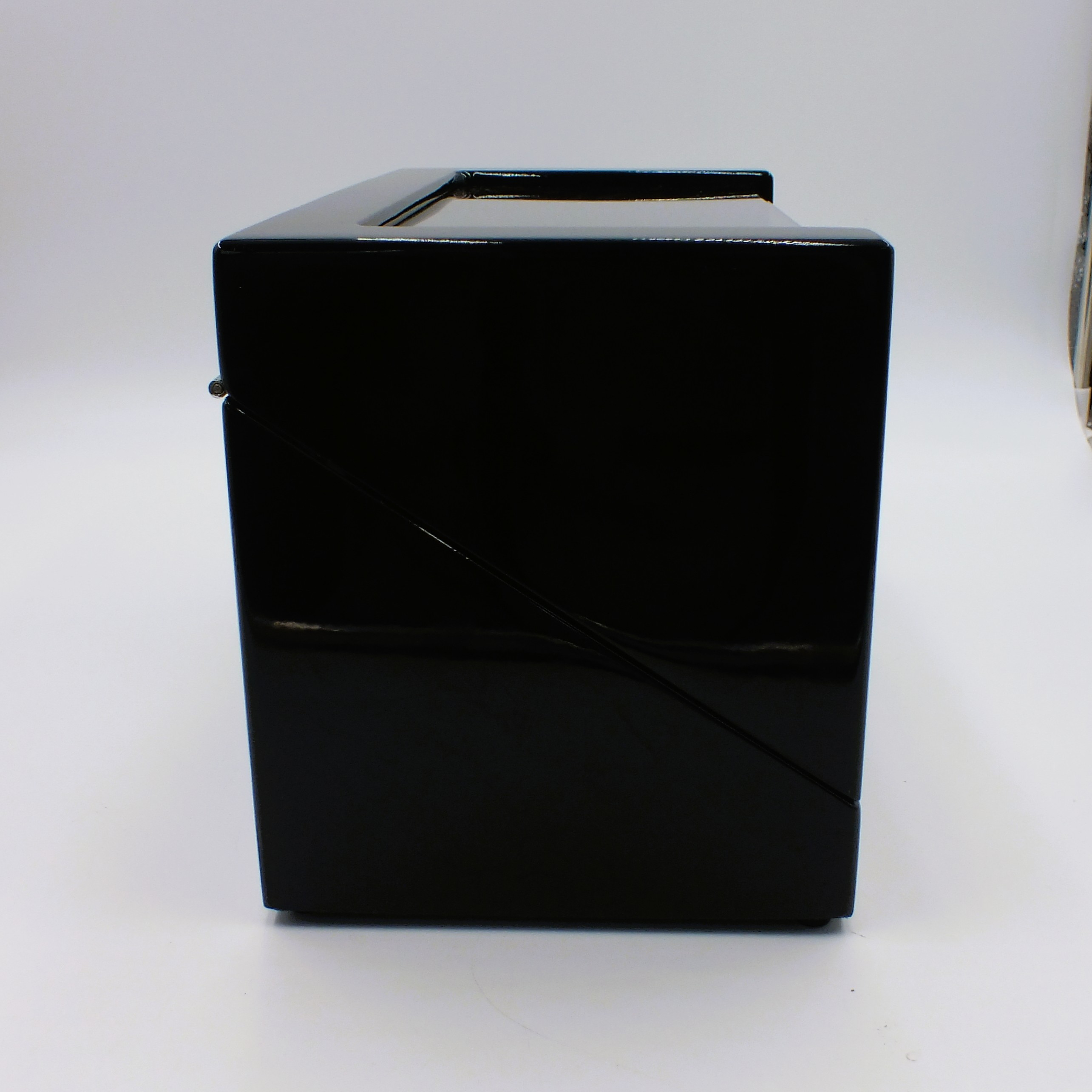 Voir photo 5 de Remontoir pour 4 montres automatique noir laqué Remontoir pour 4 montres automatique noir laqué reconditionné photo 5