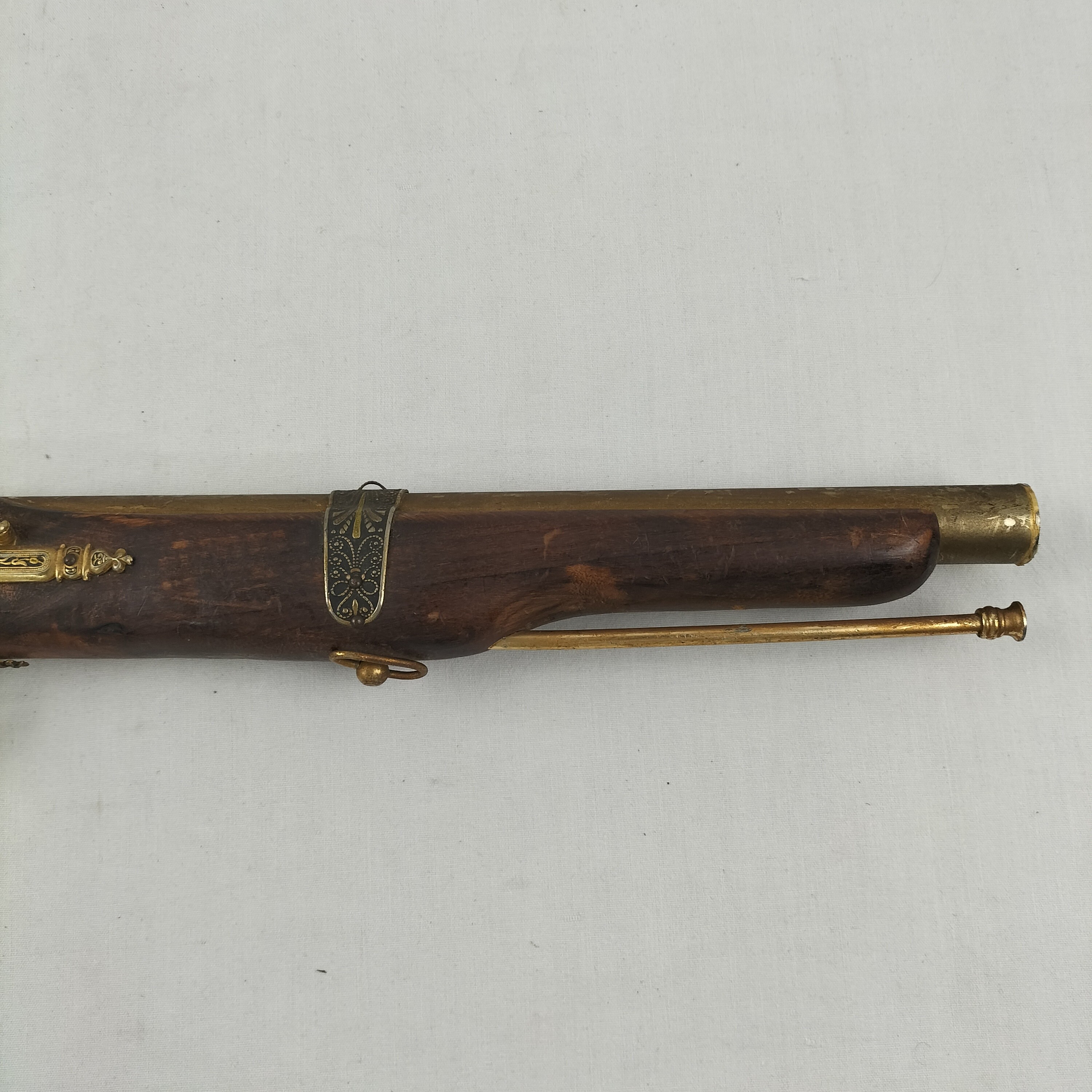 Voir photo 4 de Réplique pistolet vintage à silex en bois et laiton d'Espagne Réplique pistolet vintage à silex en bois et laiton d'Espagne Très bon état reconditionné photo 4