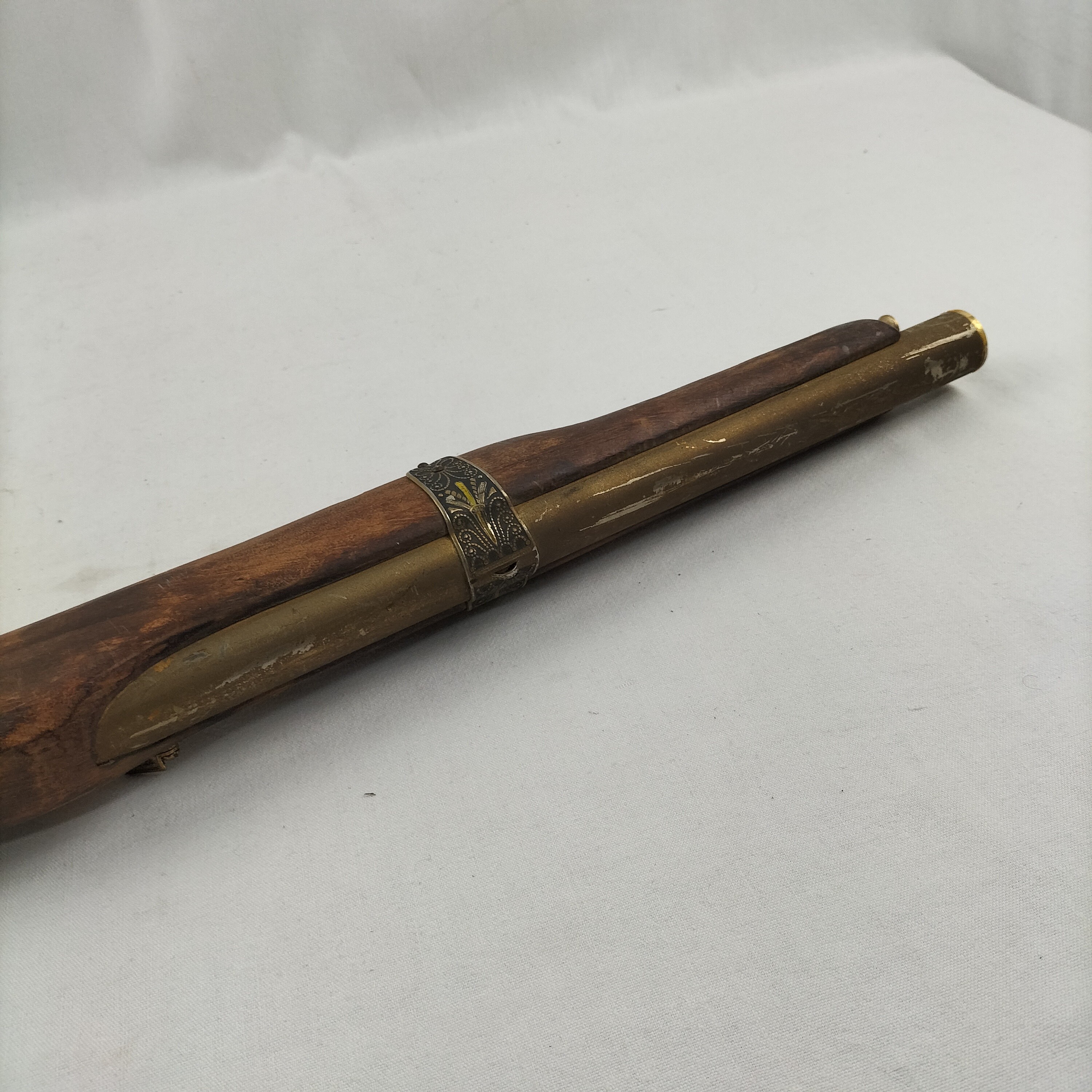 Voir photo 5 de Réplique pistolet vintage à silex en bois et laiton d'Espagne Réplique pistolet vintage à silex en bois et laiton d'Espagne Très bon état reconditionné photo 5