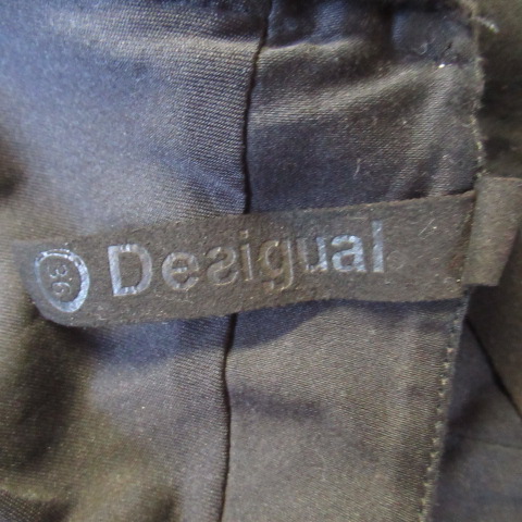 Voir photo 4 de RF131 - Robe débardeur "Why?"- Desigual - Taille 36 RF131 - Robe débardeur "Why?"- Desigual - Taille 36 Très bon état reconditionné photo 4