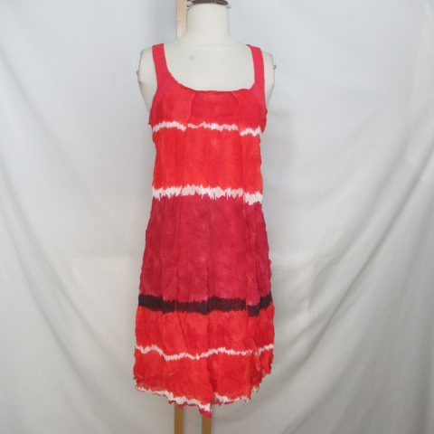 Acheter RF160 - Robe en tulle effet tie & dye - Mado et les autres - Taille S Très bon état - 11,00 € RF160 - Robe en tulle effet tie & dye - Mado et les autres - Taille S Très bon état reconditionné disponible sur Label Emmaüs